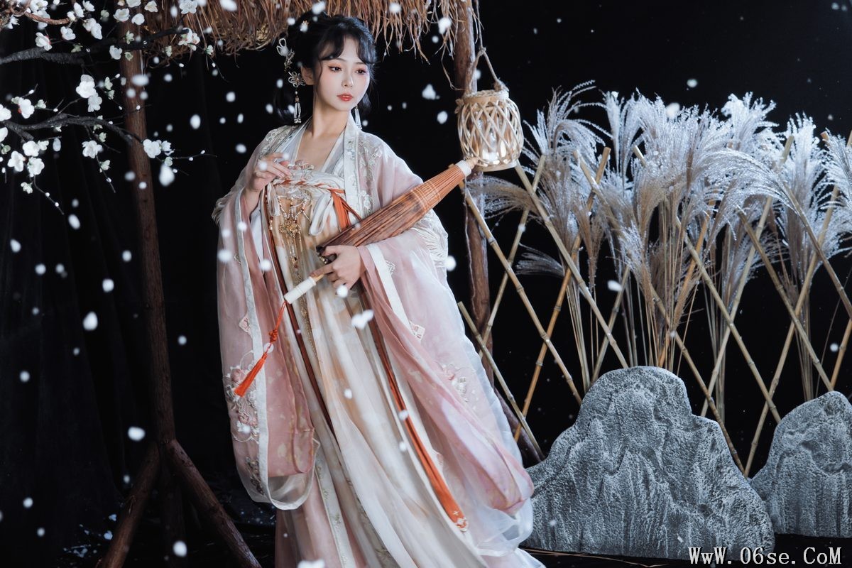 图片[15]-YiTuYu艺图语 Vol.3720 Qian Mo Hong Chen[23P]-六色网