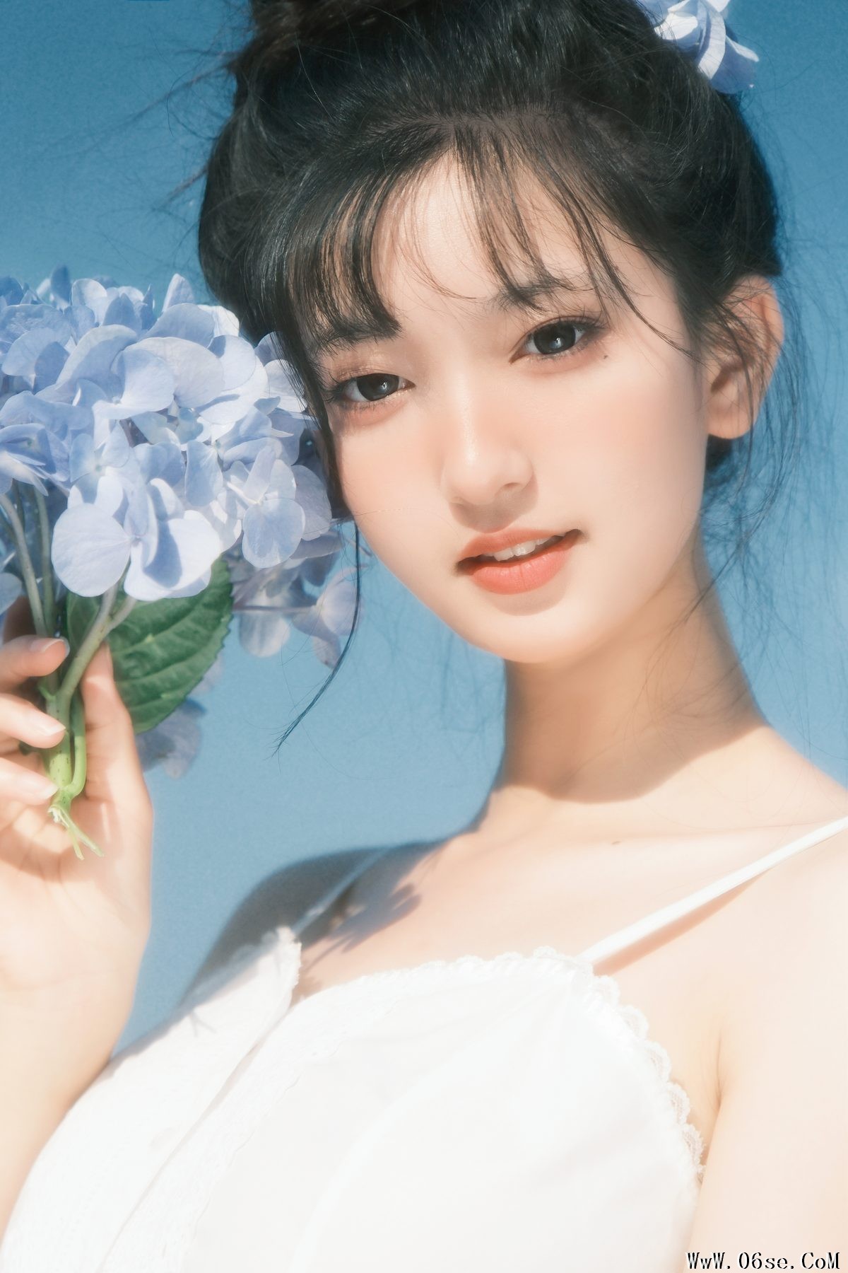 图片[20]-YiTuYu艺图语 Vol.5512 Er Liang Feng Yue[25P]-六色网
