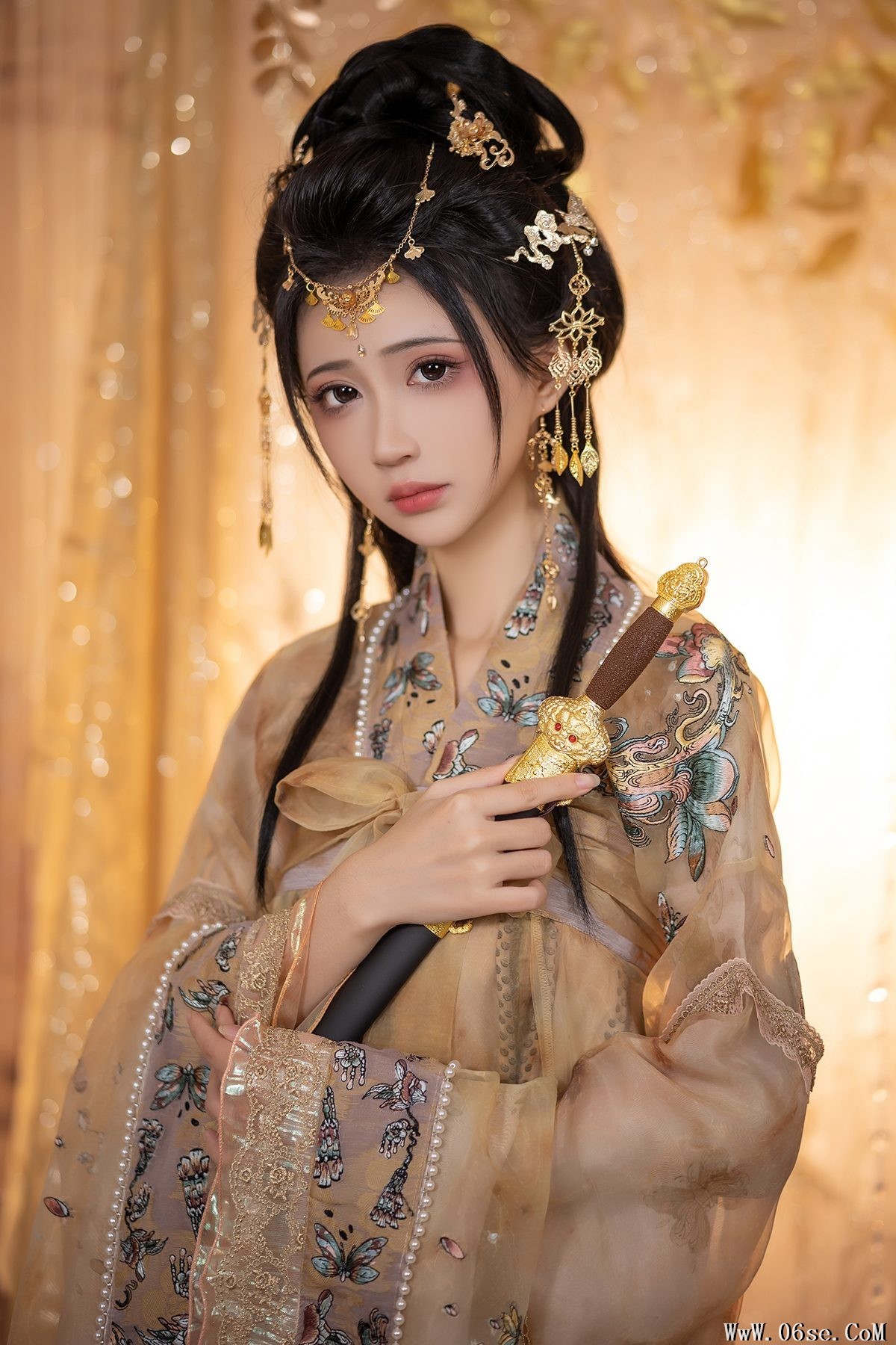 YiTuYu艺图语 Vol.3275 Qi Luo Sheng De Xiao Su Su[29P]-六色网