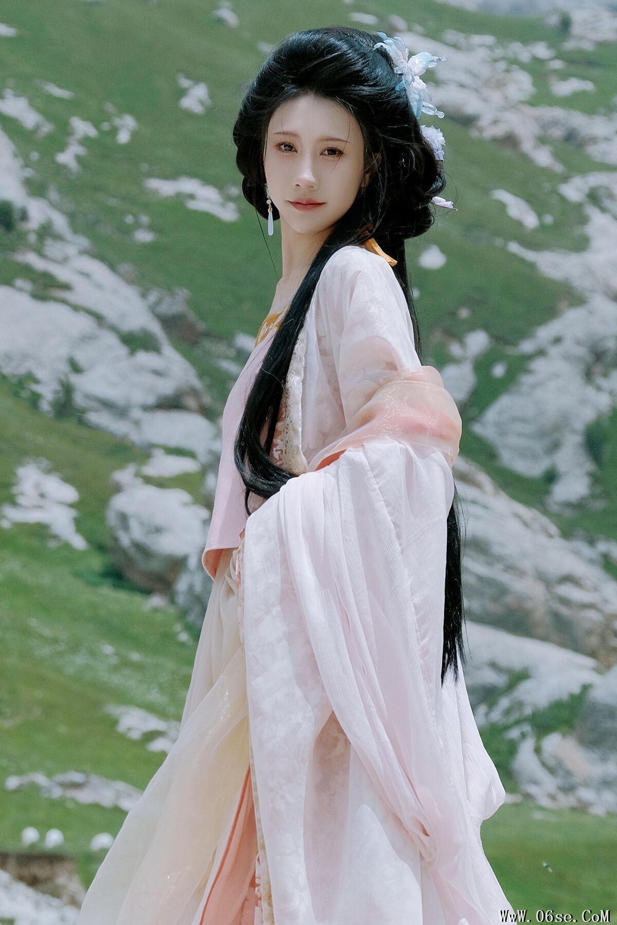 YiTuYu艺图语 Vol.7716 Xiao Bei Ke Qing Bu Yao Fang Qi[23P]-六色网