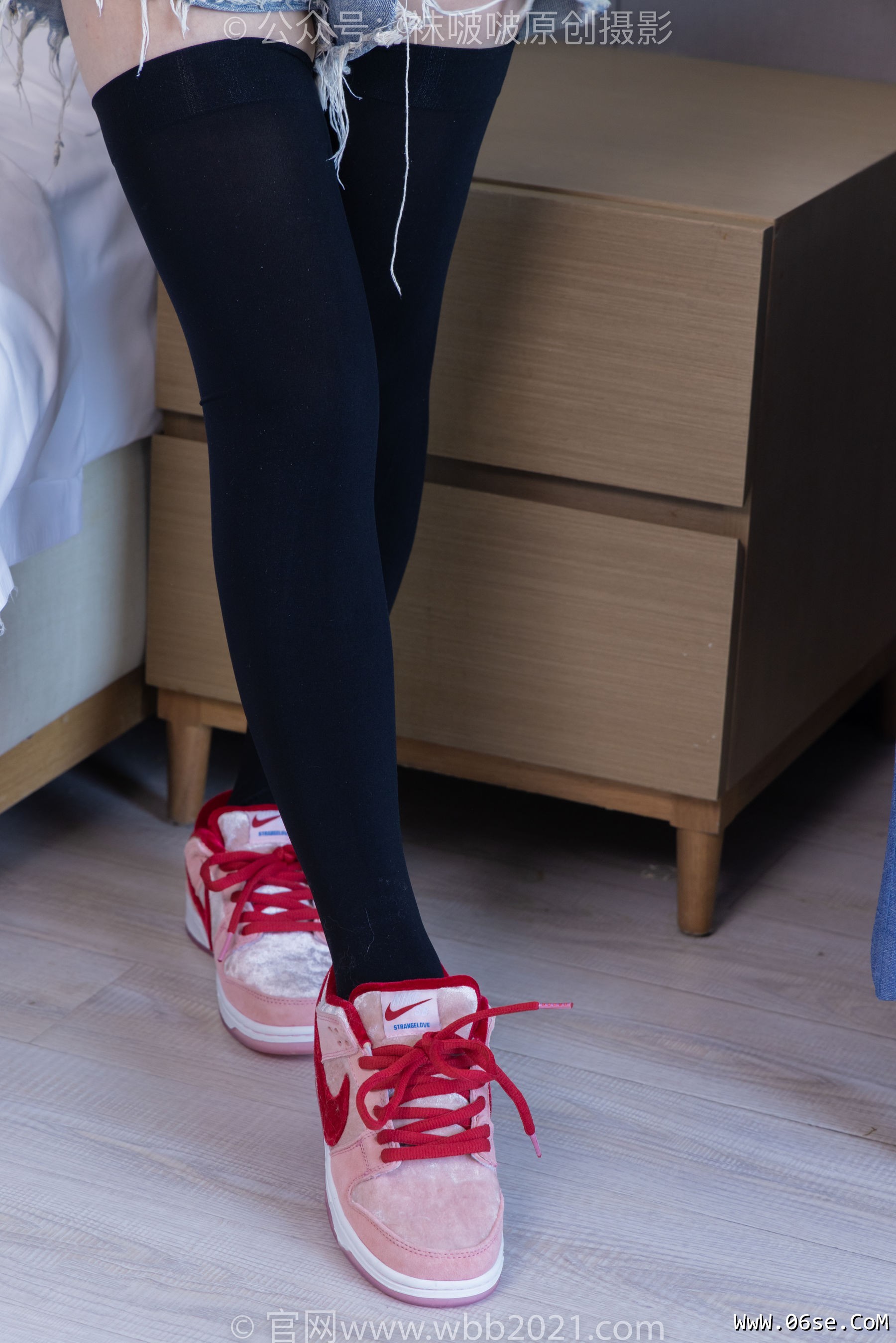 图片[94]-BoBoSocks袜啵啵 No.390 甜甜圈 -板鞋、厚黑丝大腿袜、厚白丝大腿袜[148P]-六色网