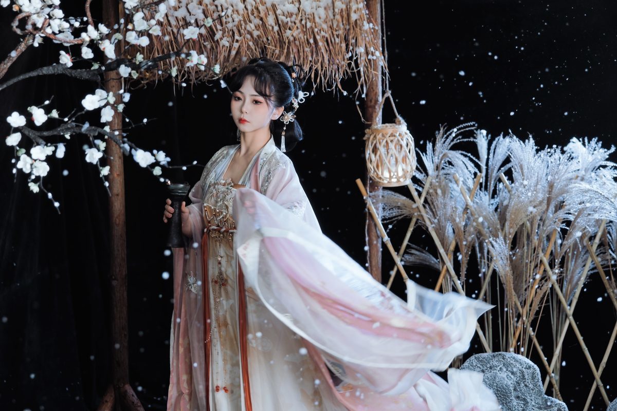 图片[4]-YiTuYu艺图语 Vol.3720 Qian Mo Hong Chen[23P]-六色网