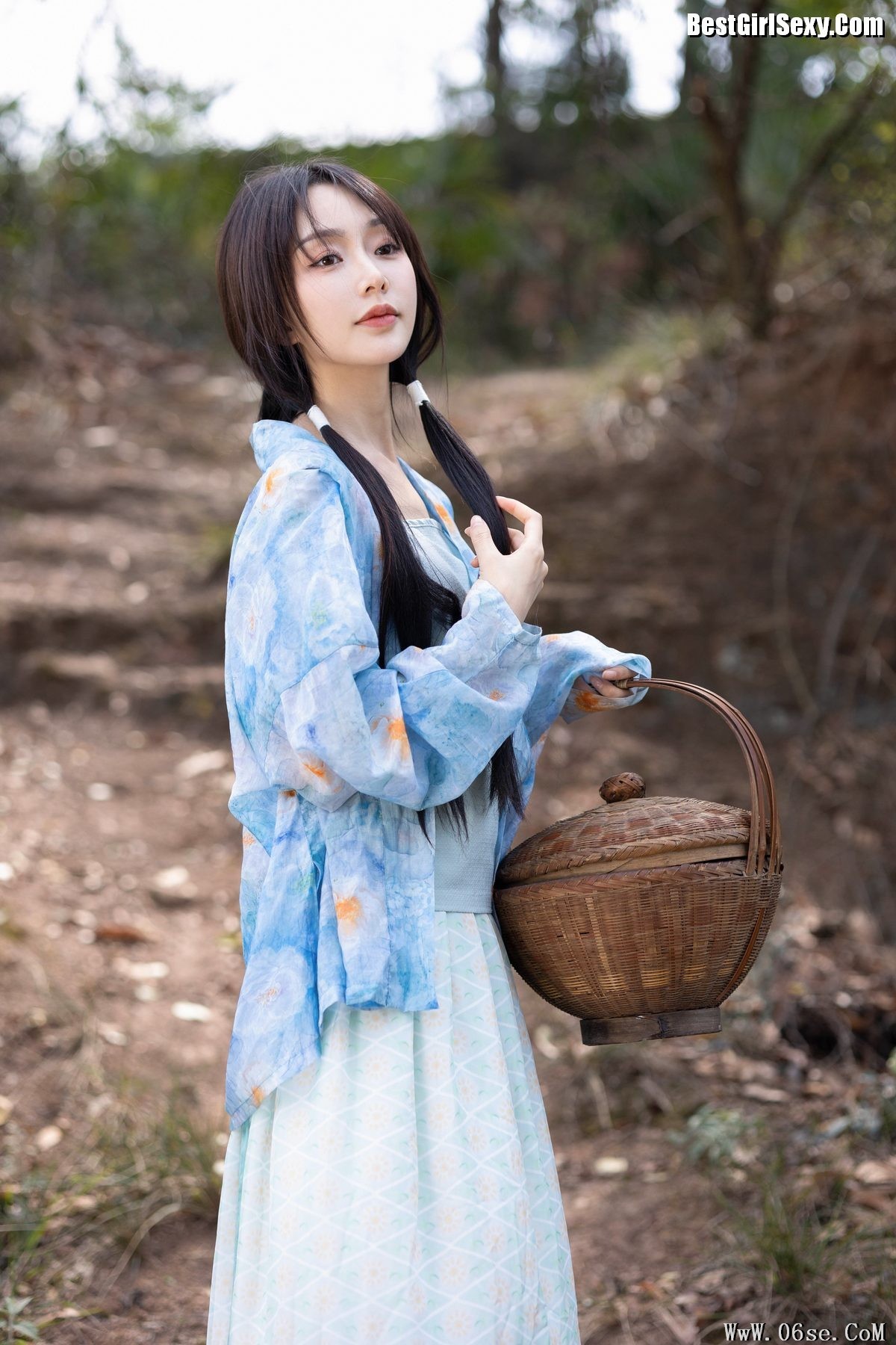 图片[7]-YiTuYu艺图语 Vol.4116 Su Mei Zai Lu Shang[25P]-六色网