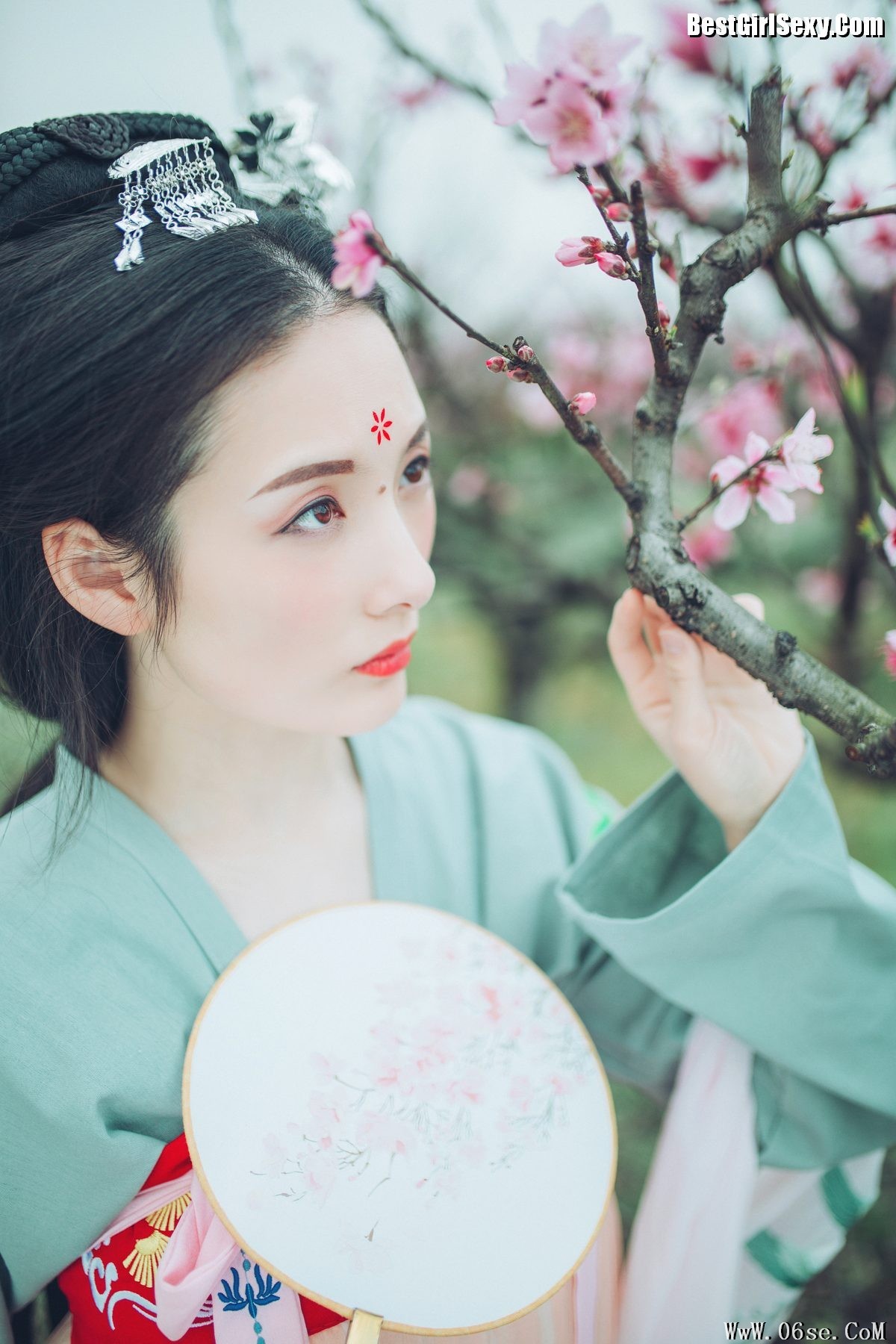 图片[29]-YiTuYu艺图语 Vol.4056 Fan Fan[32P]-六色网