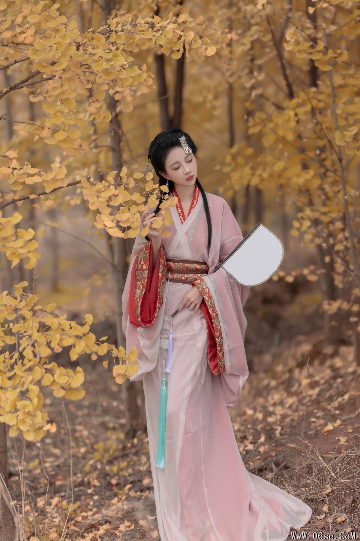 图片[20]-YiTuYu艺图语 Vol.5988 Qi Luo Sheng De Xiao Su Su[28P]-六色网