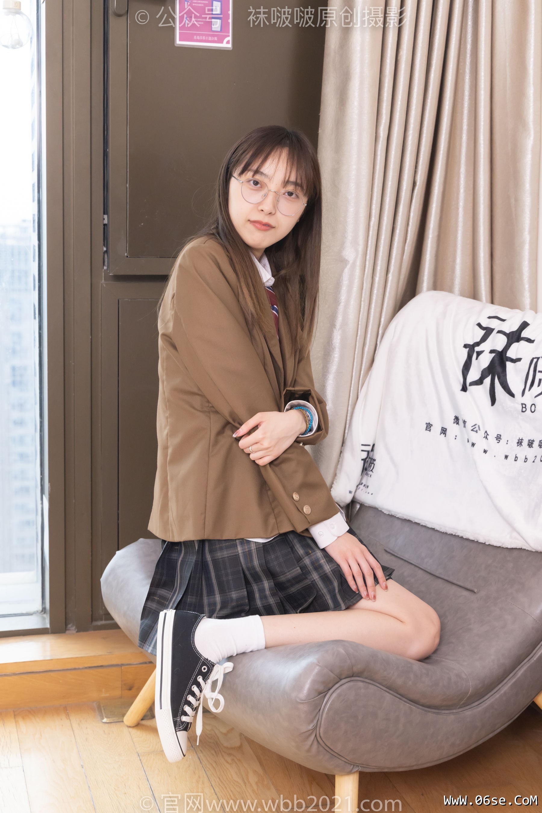图片[140]-BoBoSocks袜啵啵 No.370 稚予 -板鞋、白棉袜、灰色棉船袜[140P]-六色网