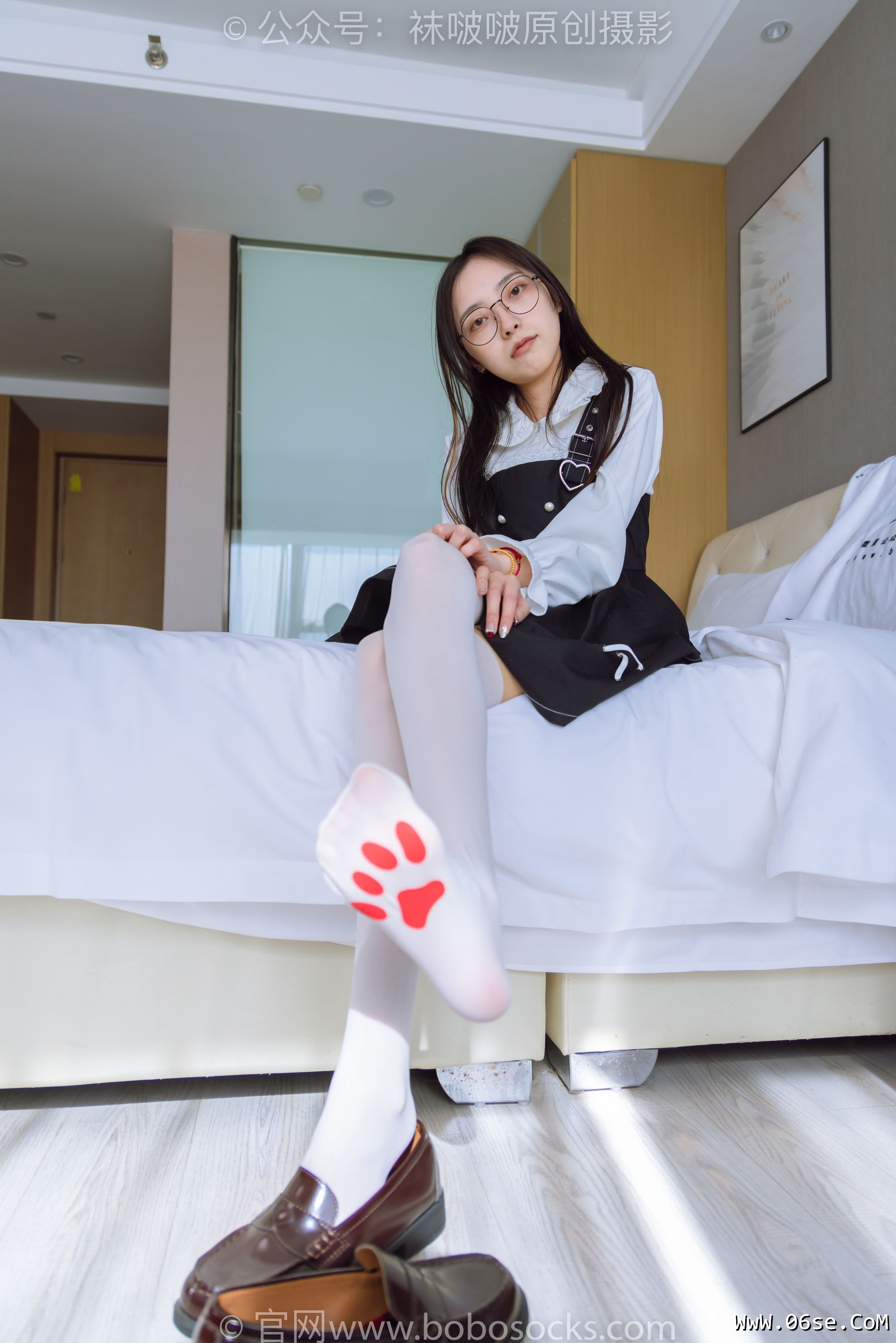 图片[106]-BoBoSocks袜啵啵 No.177 稚予-皮鞋、厚白丝（脚底猫爪印款）[140P]-六色网