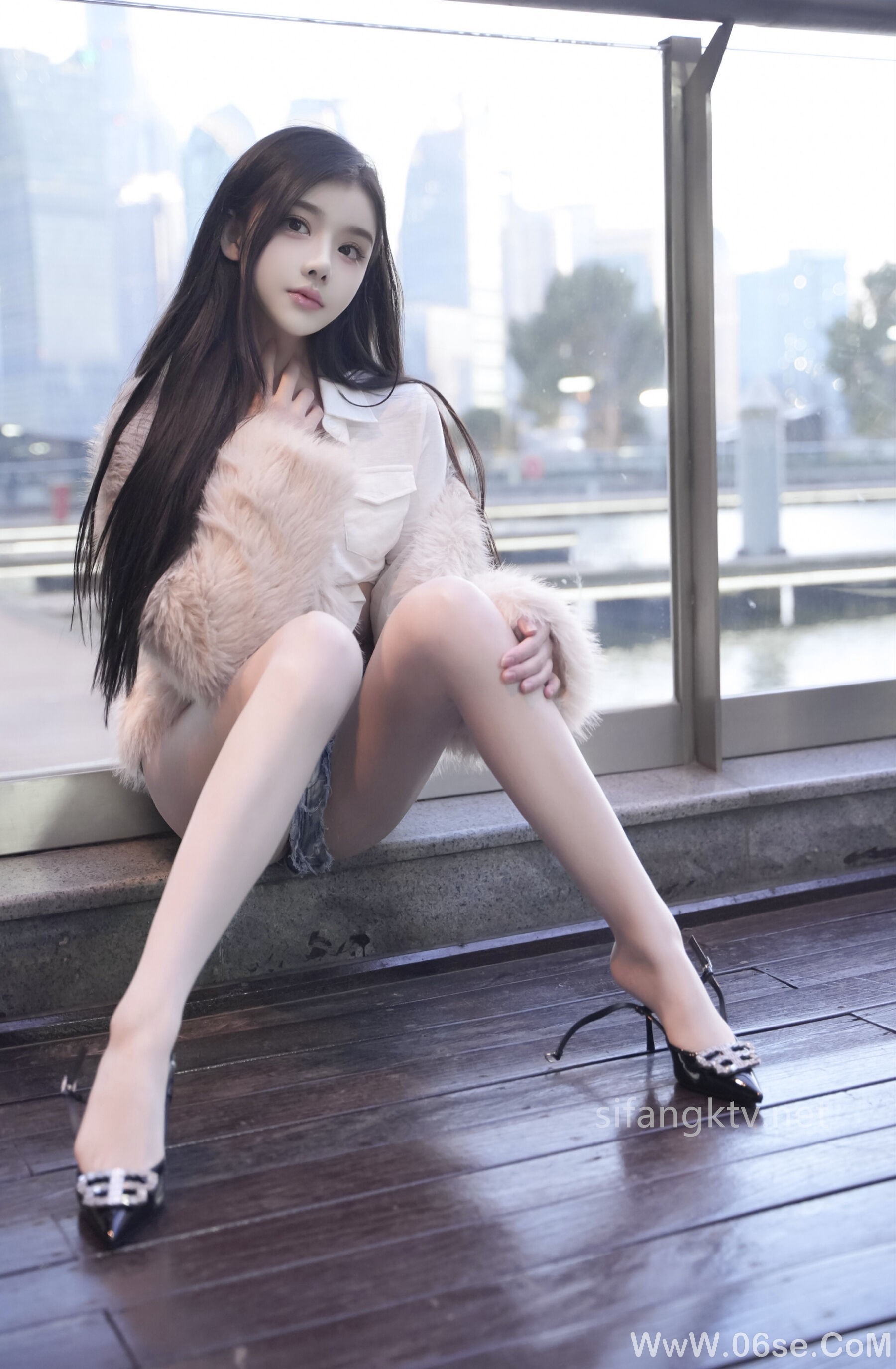 图片[11]-私购流出 NO.8261 龙雪儿《私购流出》[85P + 1V]-六色网