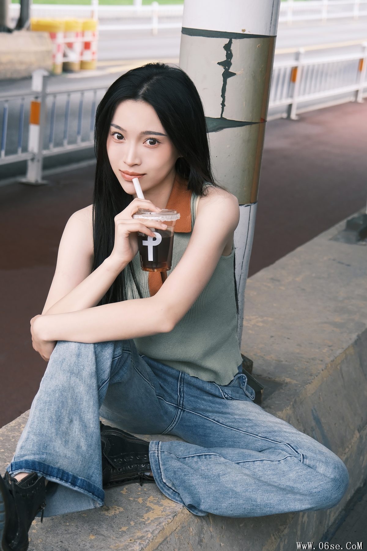 图片[4]-YiTuYu艺图语 Vol.4618 Lu Rou Chi Bu Bao[25P]-六色网