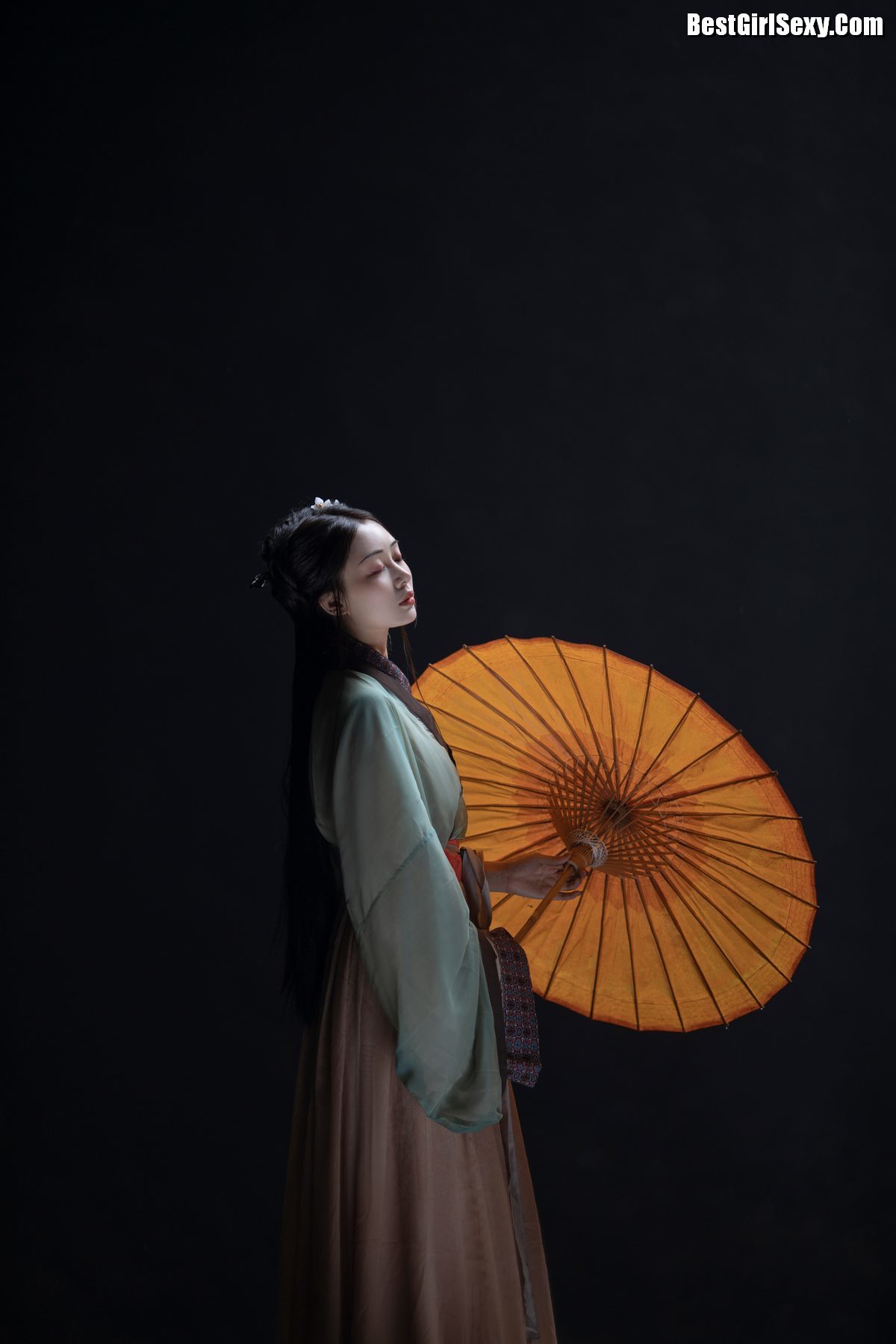 图片[11]-YiTuYu艺图语 Vol.4031 Su Mei Zai Lu Shang[25P]-六色网