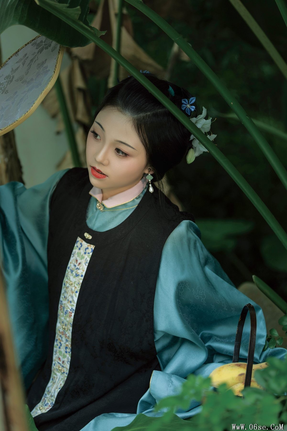 图片[27]-YiTuYu艺图语 Vol.5497 Jin Zou Ba[40P]-六色网