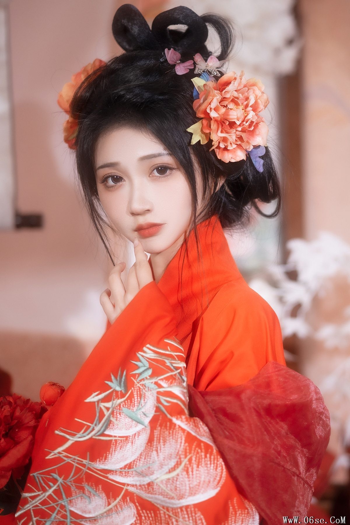 YiTuYu艺图语 Vol.3945 Qi Luo Sheng De Xiao Su Su[30P]-六色网