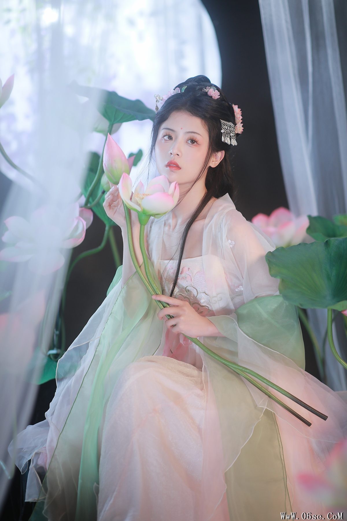 图片[23]-YiTuYu艺图语 Vol.4974 Dai Bu Zhu De Yi Mi[37P]-六色网