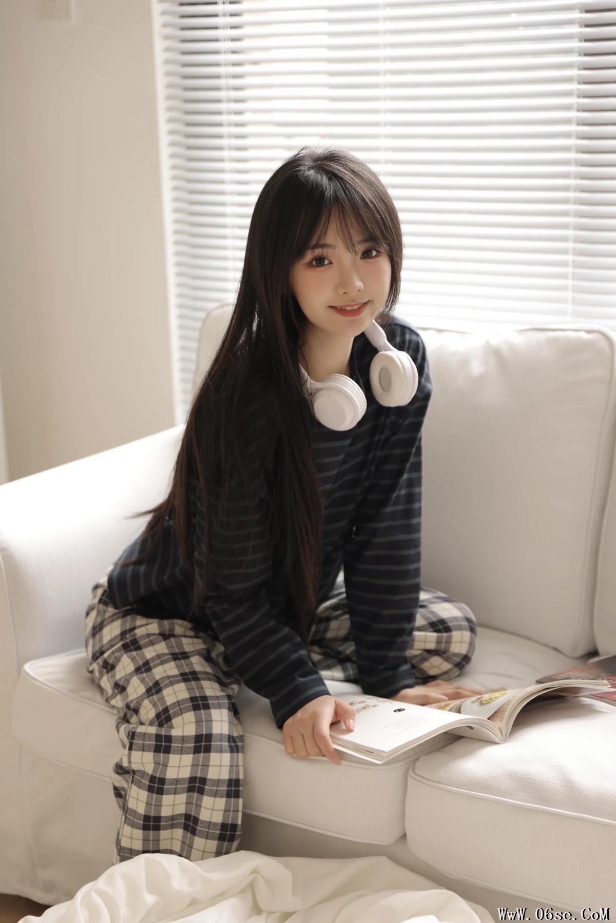 图片[12]-[艺图语]2022.12.19 Vol.2711 – 白色 [31P]-六色网