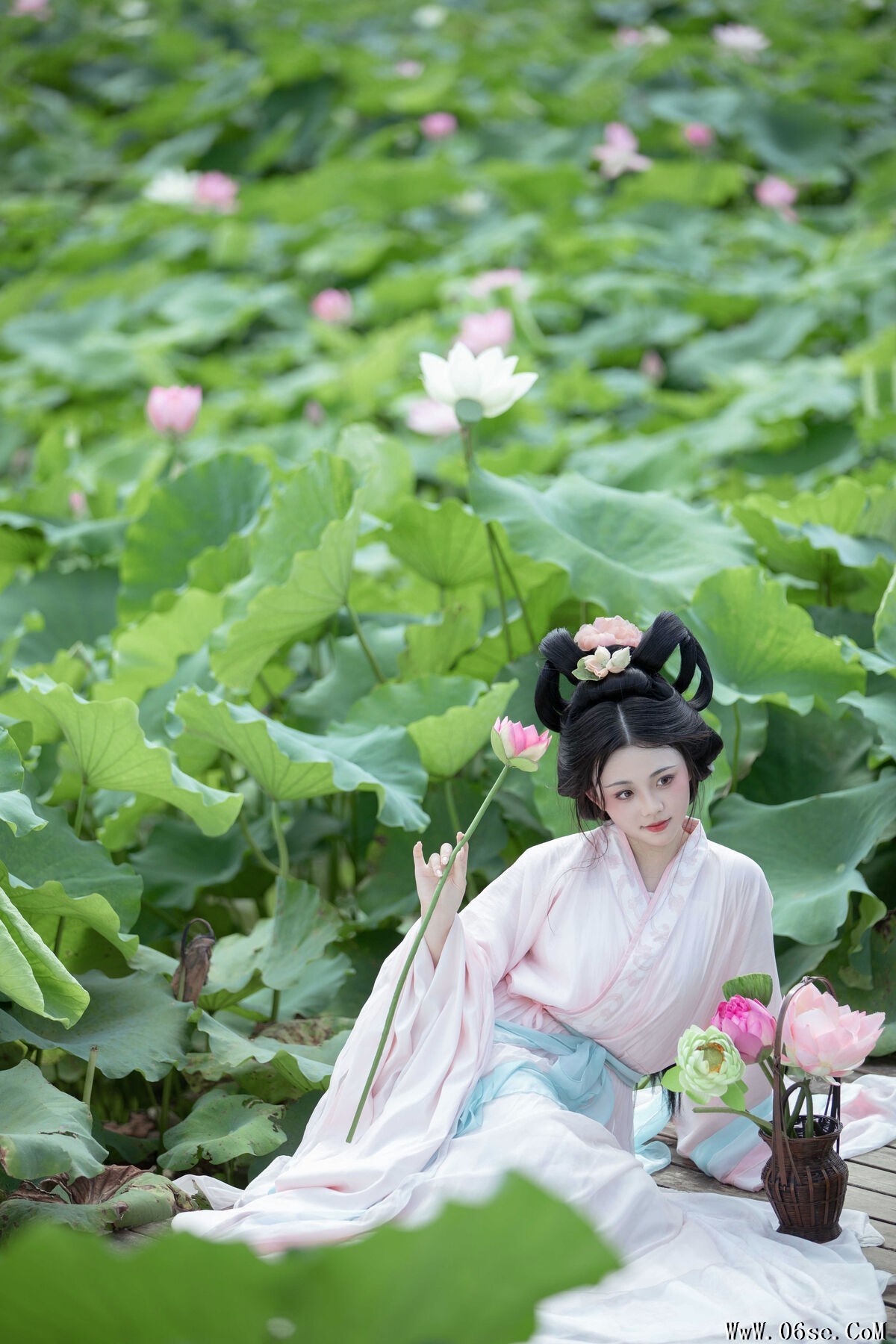 图片[21]-YiTuYu艺图语 Vol.7597 Jin Zou Ba[24P]-六色网