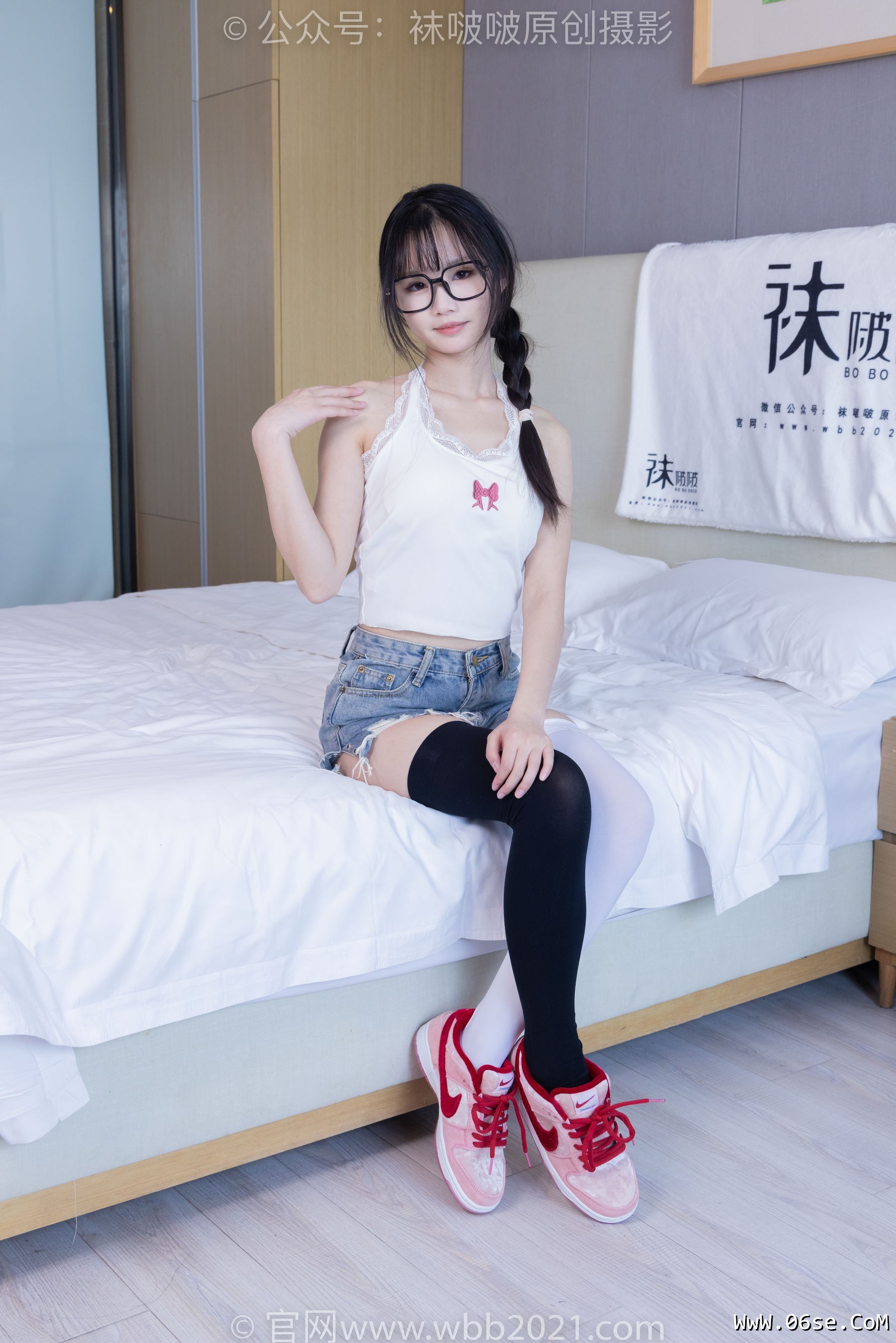 图片[121]-BoBoSocks袜啵啵 No.390 甜甜圈 -板鞋、厚黑丝大腿袜、厚白丝大腿袜[148P]-六色网
