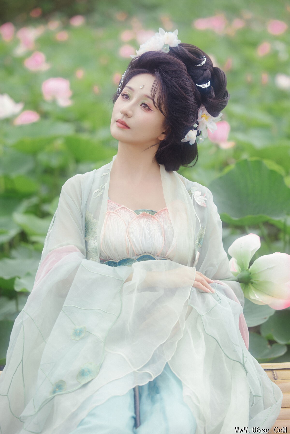 图片[33]-YiTuYu艺图语 Vol.7467 Piao Piao Bu Chi Cao[35P]-六色网