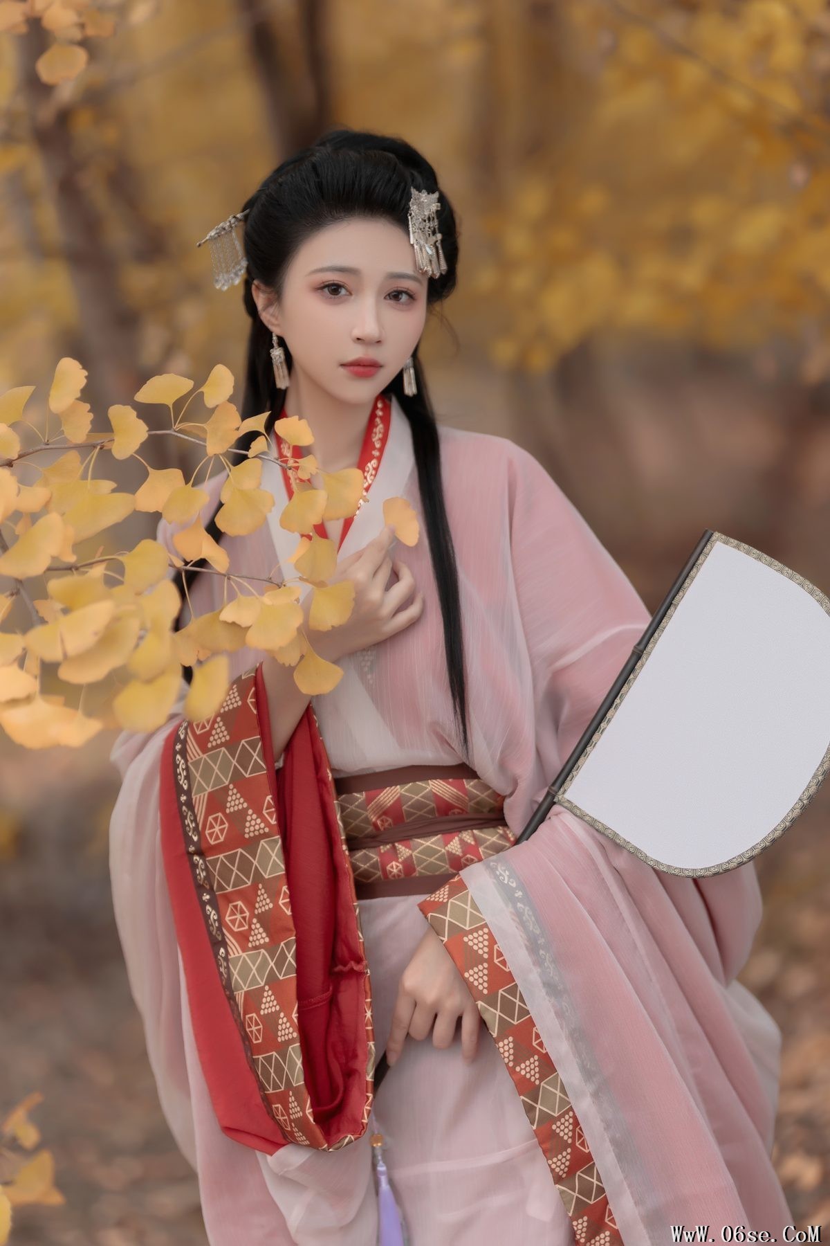 图片[6]-YiTuYu艺图语 Vol.5988 Qi Luo Sheng De Xiao Su Su[28P]-六色网