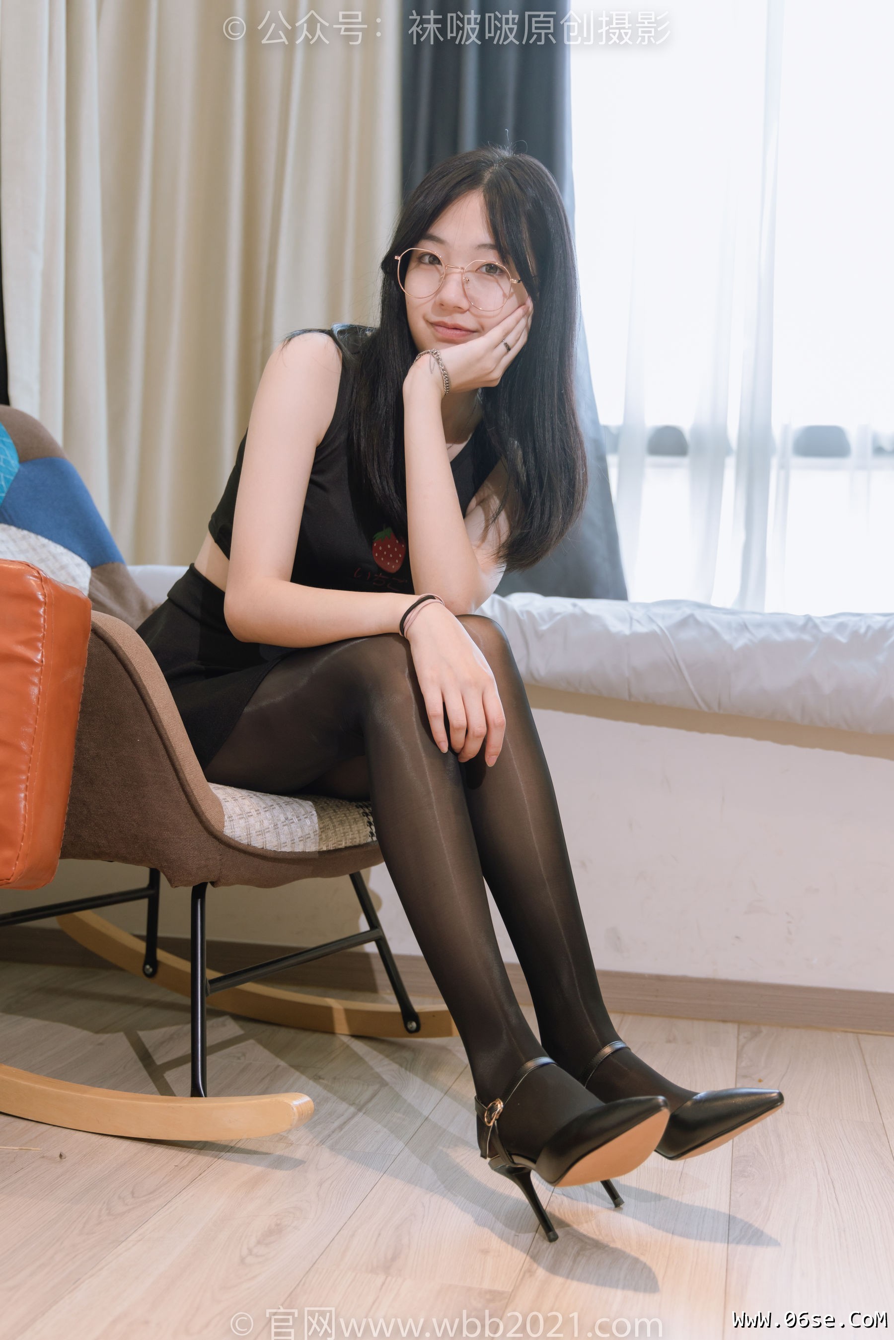 图片[118]-BoBoSocks袜啵啵 No.396 小甜豆 -两双高跟鞋、油亮黑丝、油亮蓝丝[140P]-六色网