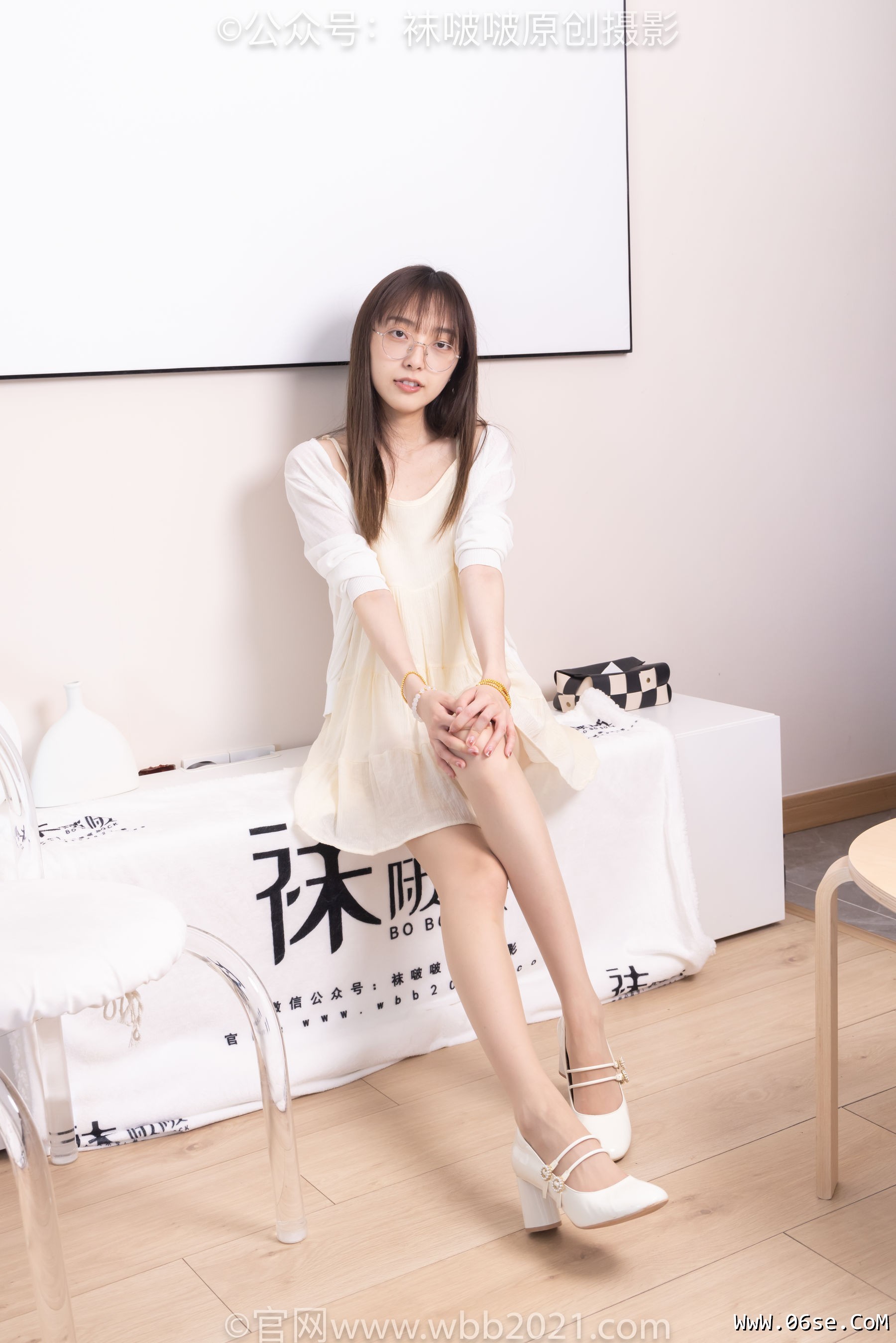 图片[35]-BoBoSocks袜啵啵 No.391 稚予 -两双高跟鞋、肉丝、油亮白丝、裸足[145P]-六色网