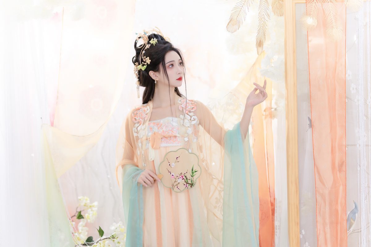 图片[24]-YiTuYu艺图语 Vol.5606 Qi Luo Sheng De Xiao Su Su[31P]-六色网