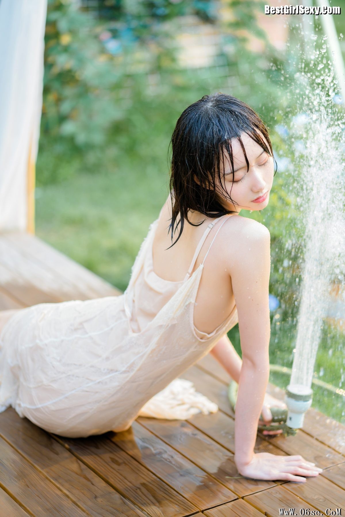 图片[26]-YiTuYu艺图语 Vol.4012 Mu Mian Mian VWV[28P]-六色网