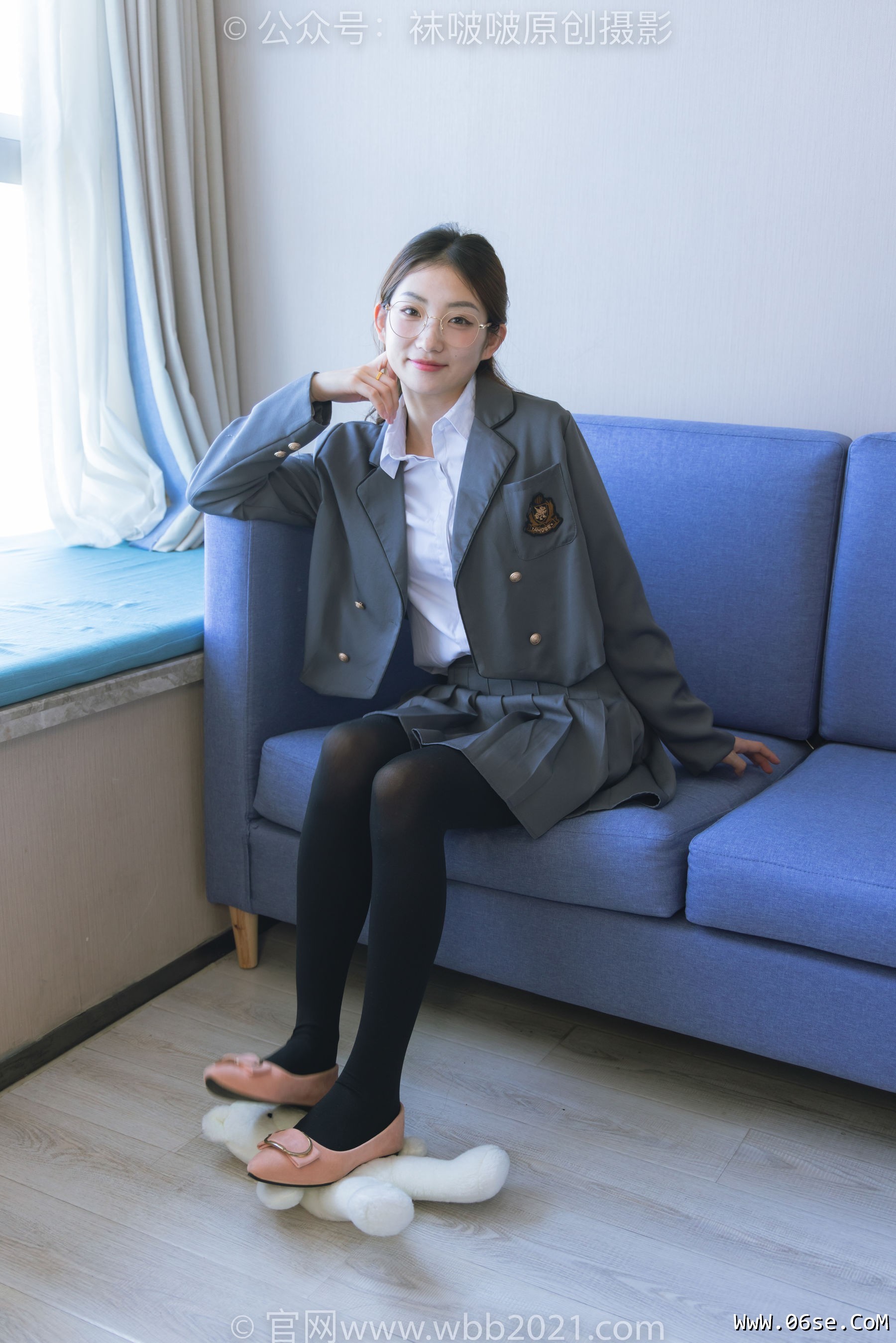 图片[41]-BoBoSocks袜啵啵 No.315 小沫 -平底鞋、厚黑丝、模特穿鞋及丝袜踩玩偶小熊剧情[140P]-六色网