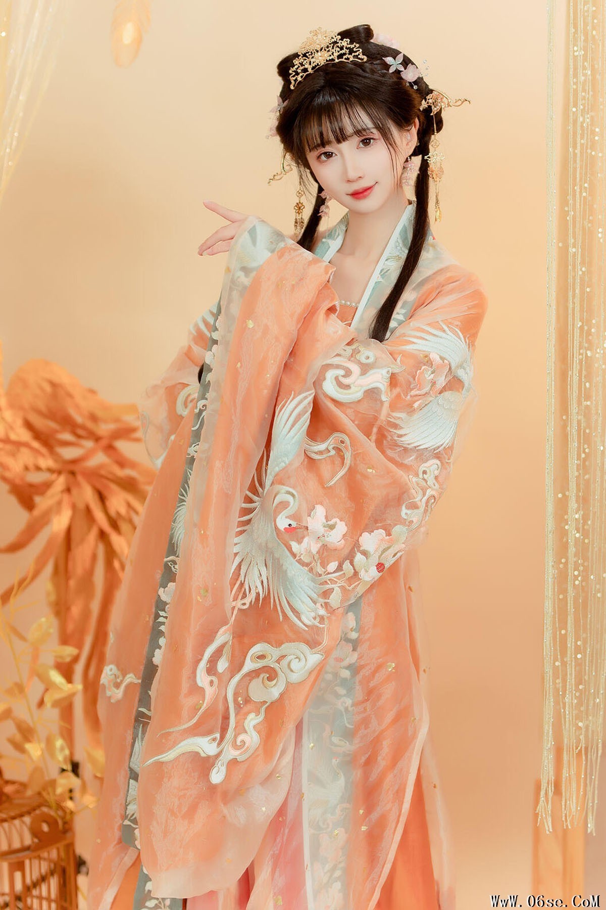 YiTuYu艺图语 Vol.6297 Qi Luo Sheng De Xiao Su Su[29P]-六色网