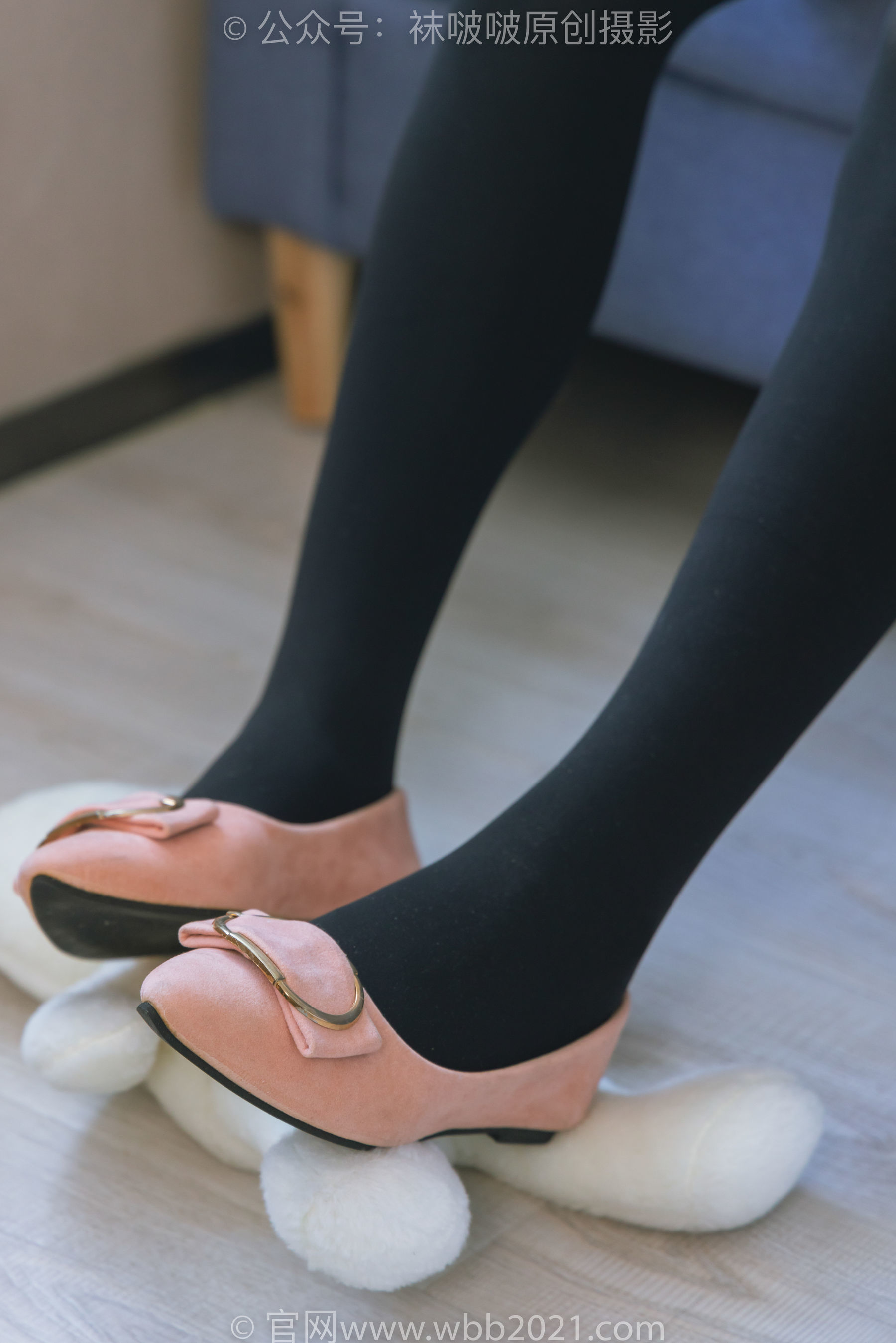 图片[39]-BoBoSocks袜啵啵 No.315 小沫 -平底鞋、厚黑丝、模特穿鞋及丝袜踩玩偶小熊剧情[140P]-六色网