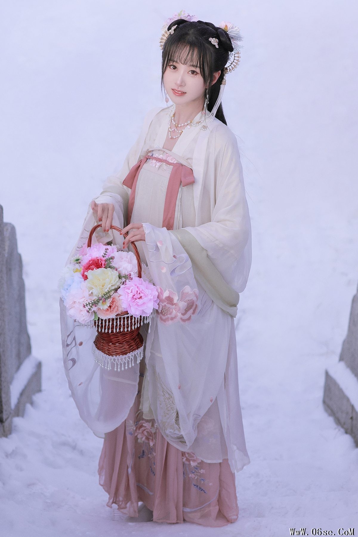 YiTuYu艺图语 Vol.3767 A Tong[22P]-六色网