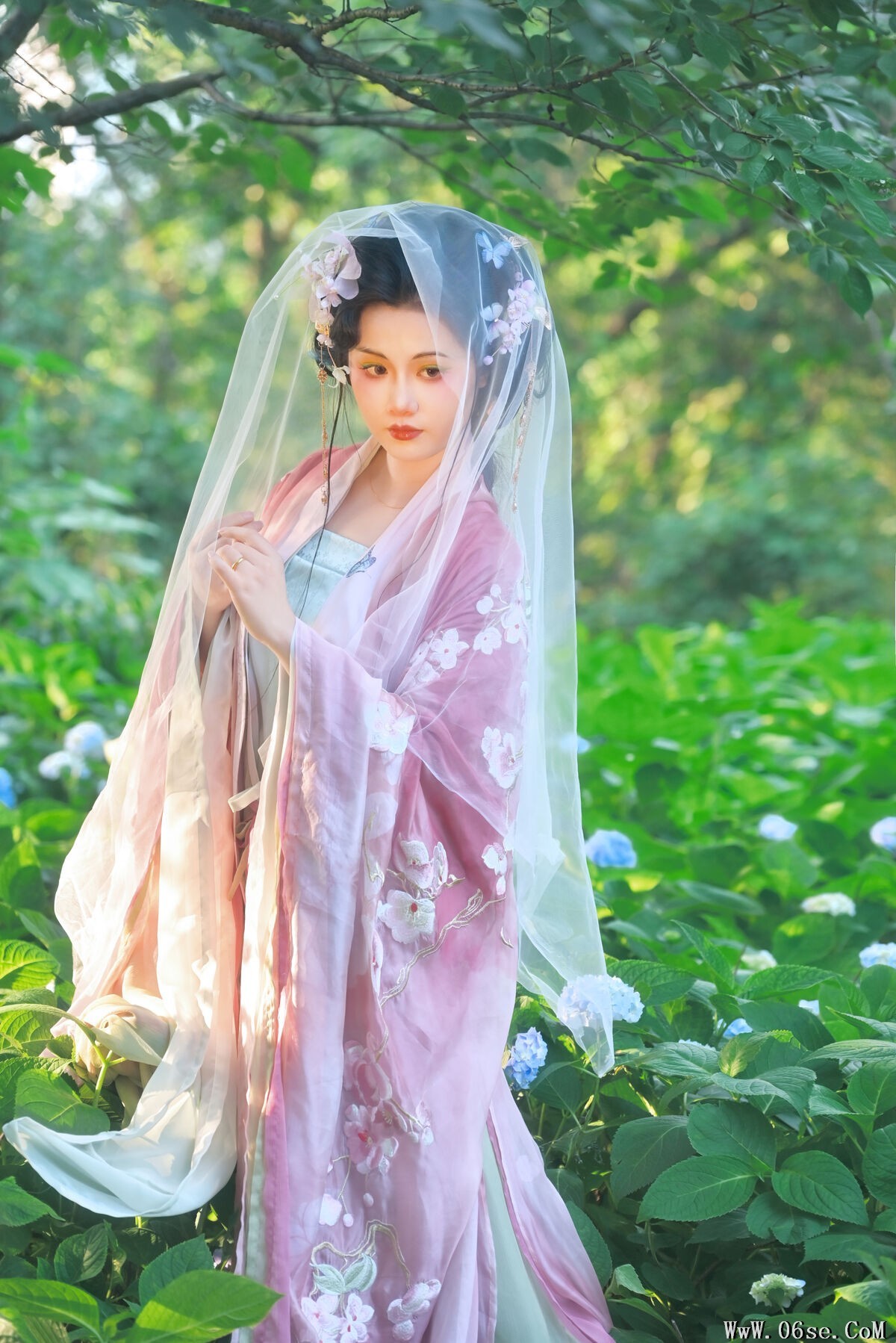 图片[18]-YiTuYu艺图语 Vol.7172 Yi Zhi Tou Lan De Li Li[22P]-六色网
