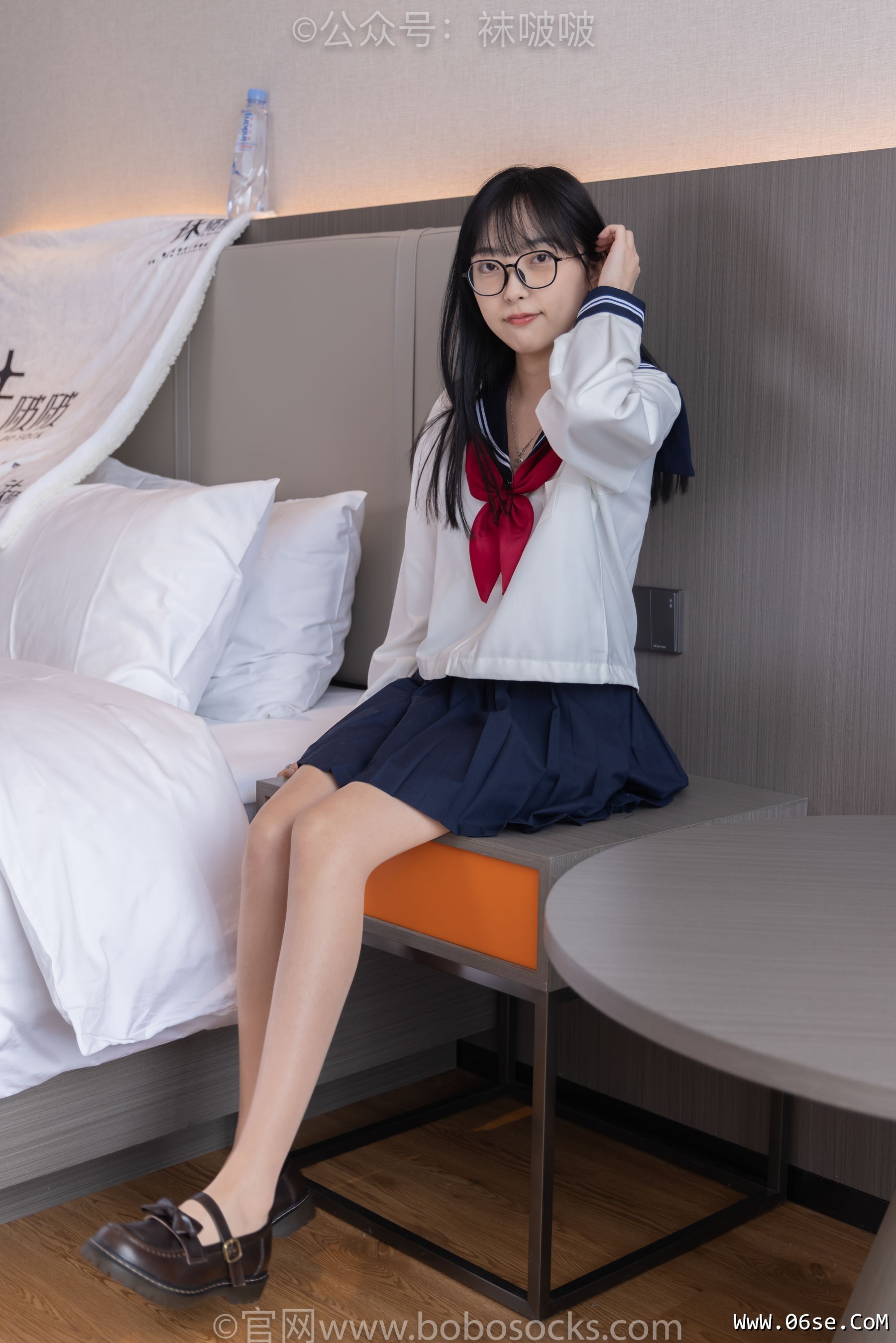 图片[28]-BoBoSocks袜啵啵 积分限定作品005 稚予-JK制服、皮鞋、油亮肉丝、踩蛋糕[133P]-六色网