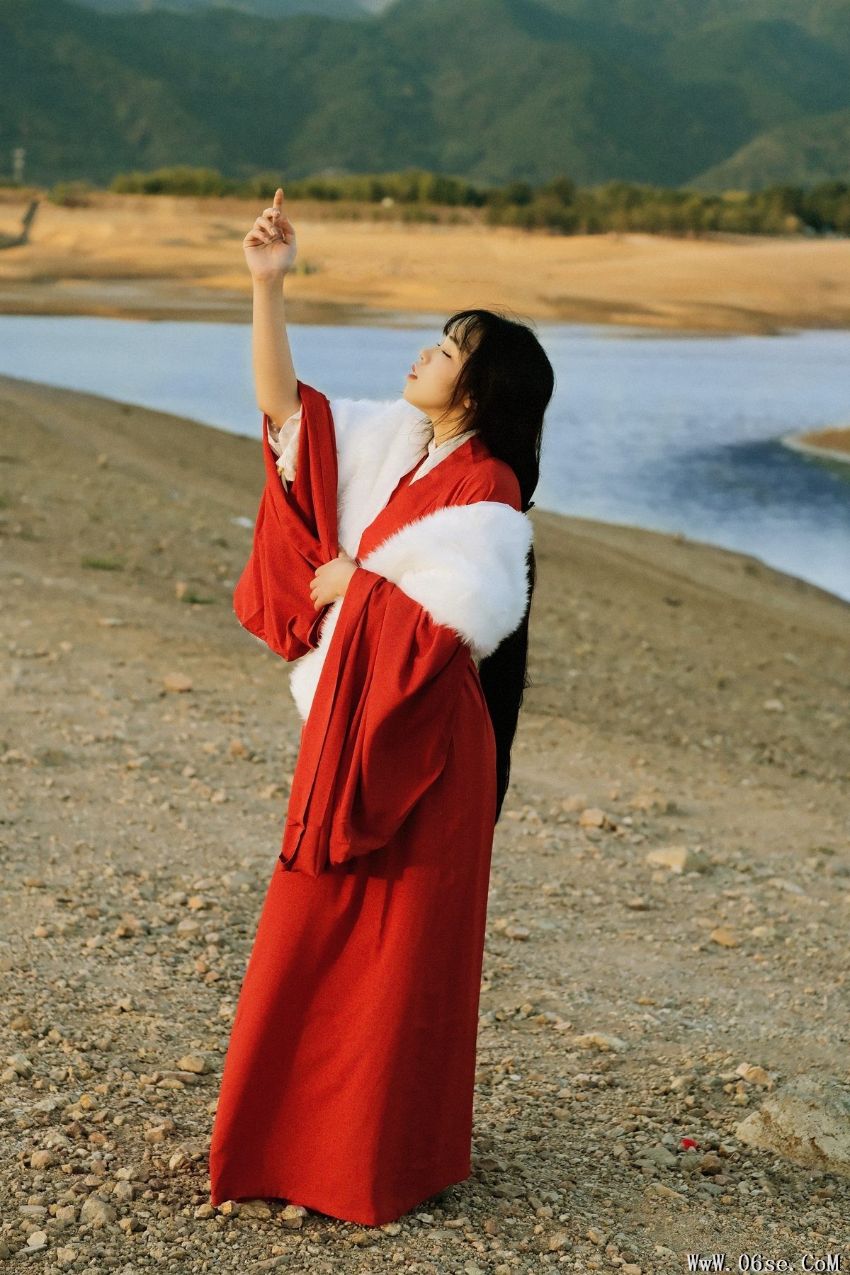 图片[23]-YiTuYu艺图语 Vol.3136 Hui Xia Xue De Xiao Xian Nu[25P]-六色网
