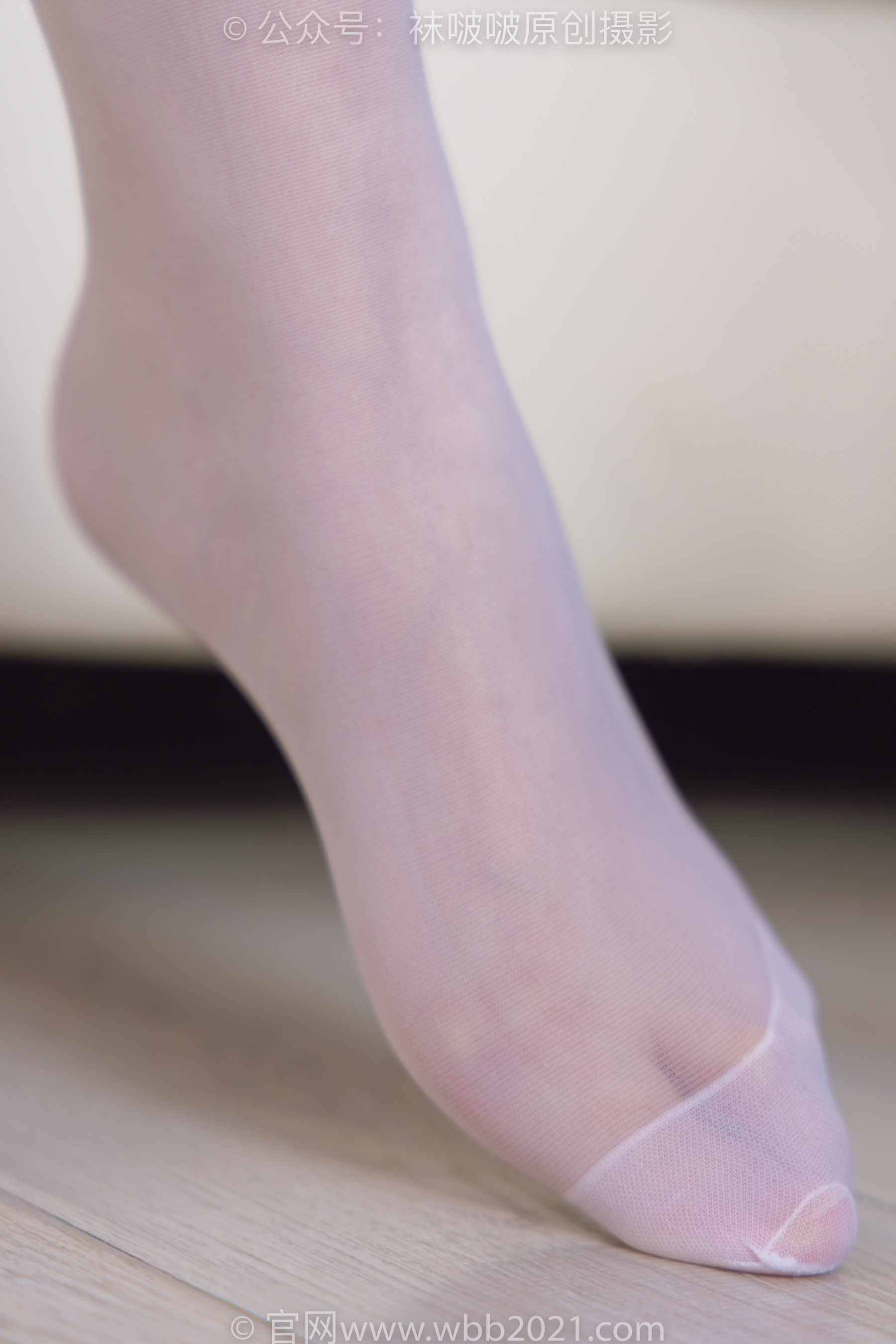 图片[37]-BoBoSocks袜啵啵 No.253 小甜豆 -两双高跟鞋、一只脚小腿白丝、一只脚小腿黑丝[219P]-六色网