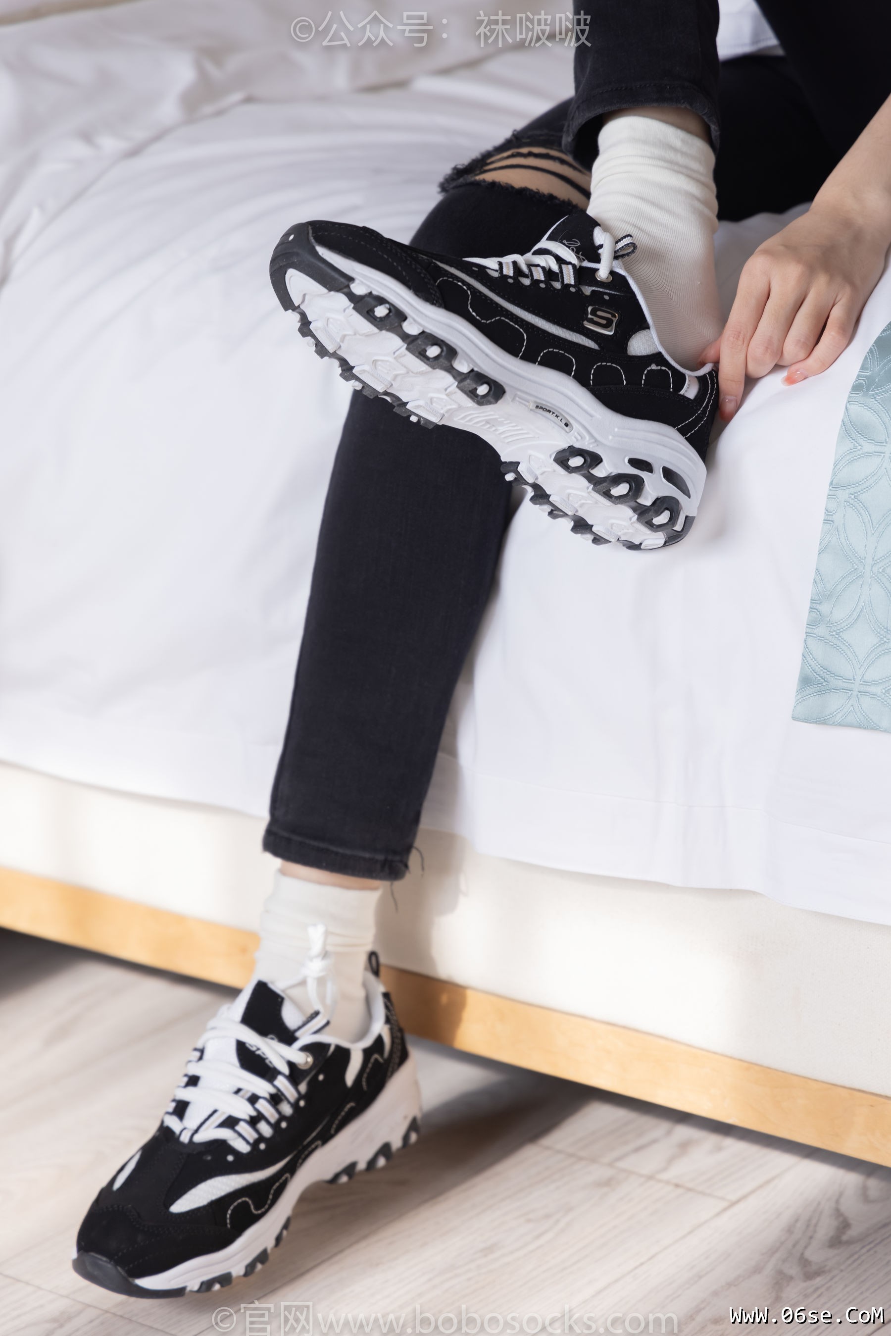图片[43]-BoBoSocks袜啵啵 No.055 稚予-斯凯奇运动鞋、白棉袜、黑棉袜[139P]-六色网