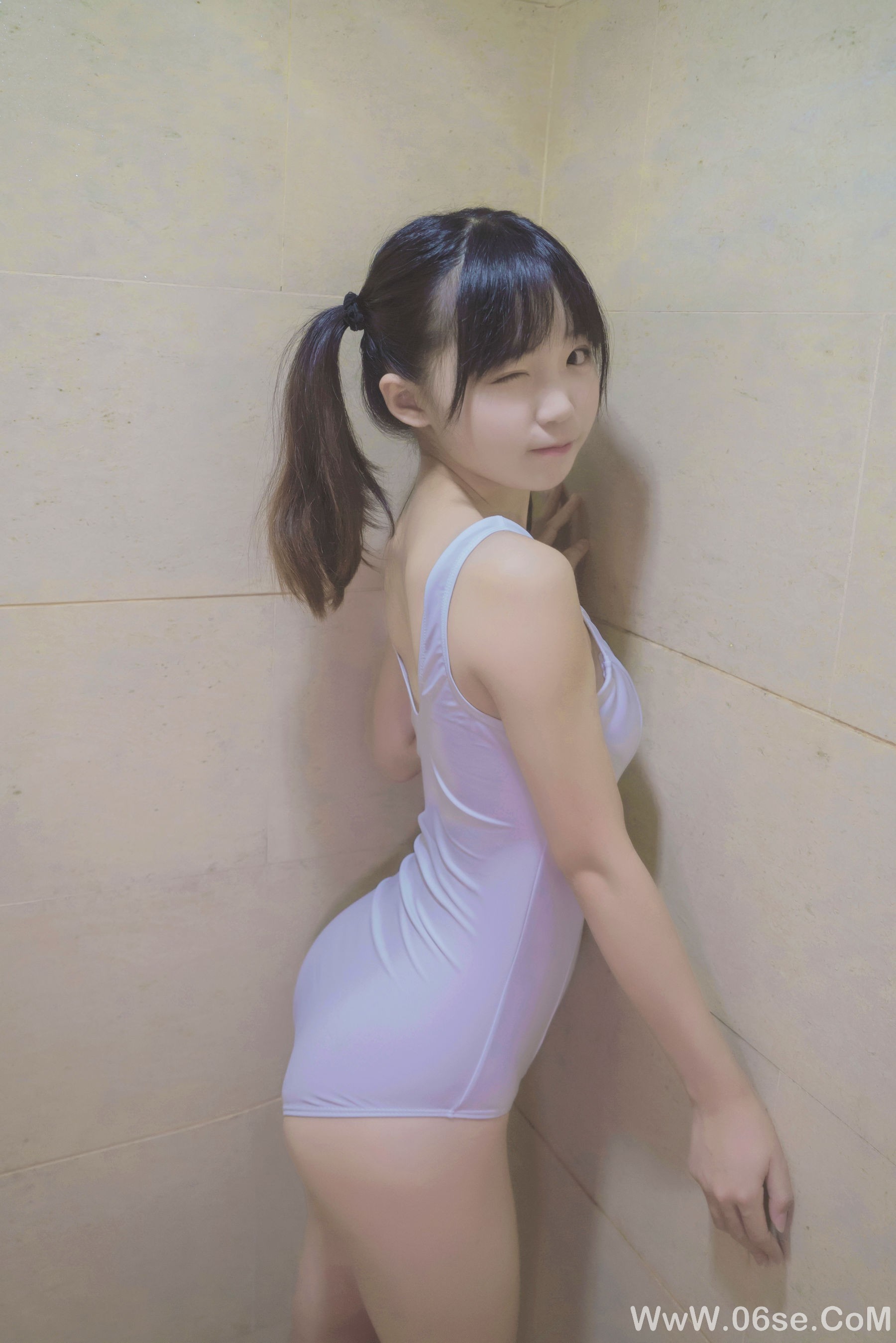 萝莉御子Yumiko 白色死库水[18P]-六色网