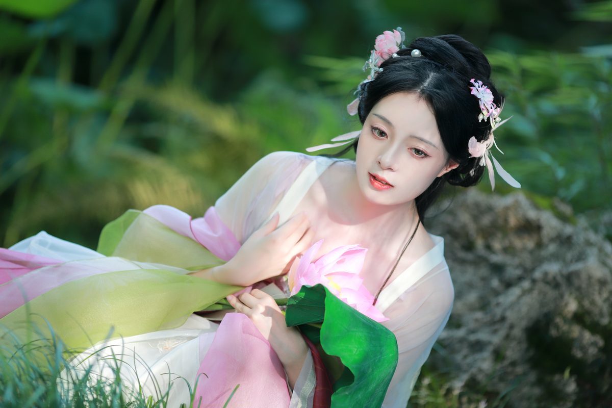 图片[7]-YiTuYu艺图语 Vol.5240 Nu Li Hua Zhuang De Sui Sui[23P]-六色网
