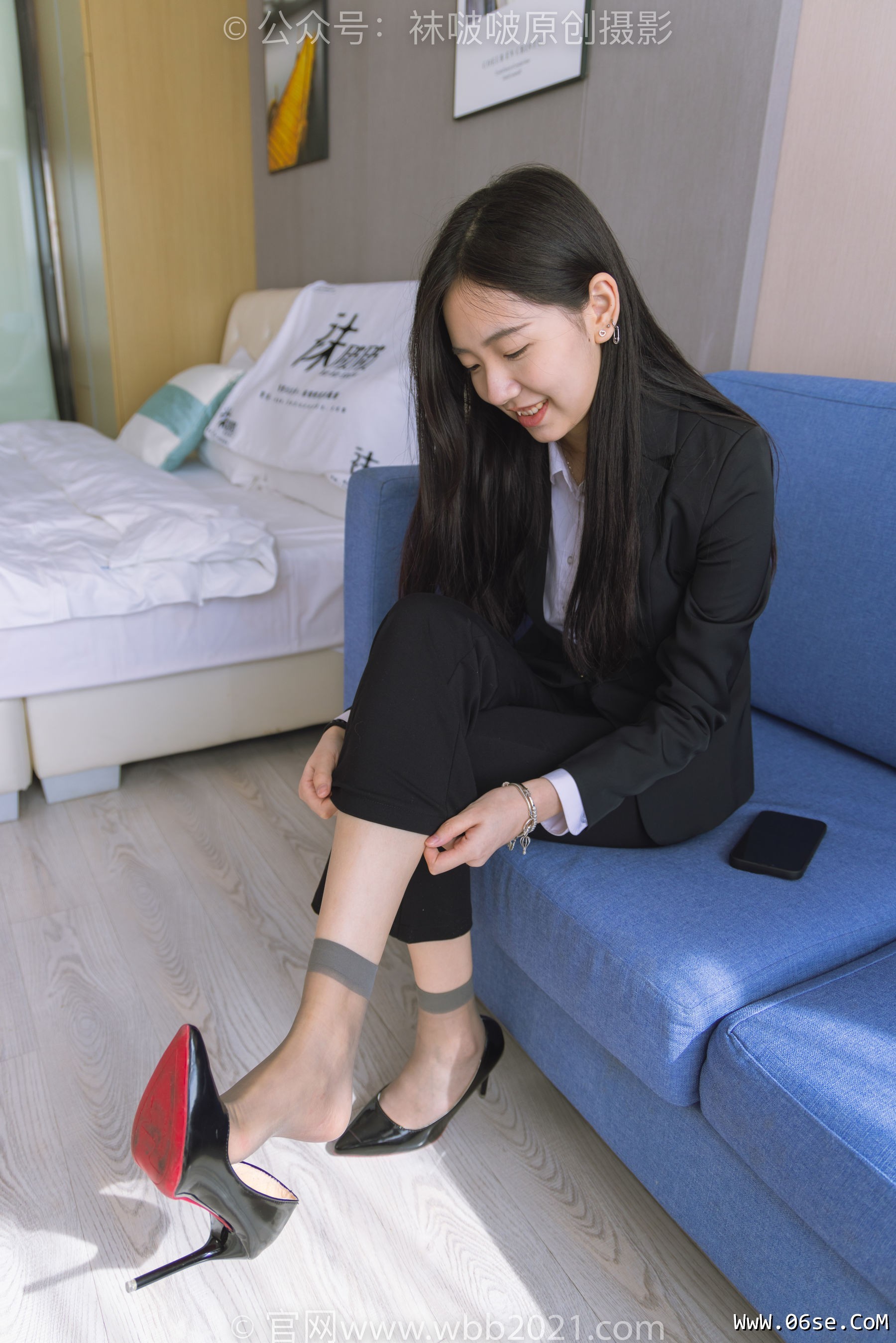 图片[256]-BoBoSocks袜啵啵 No.245 小甜豆 -高跟鞋、短灰丝、半蹲镜头较多[299P]-六色网