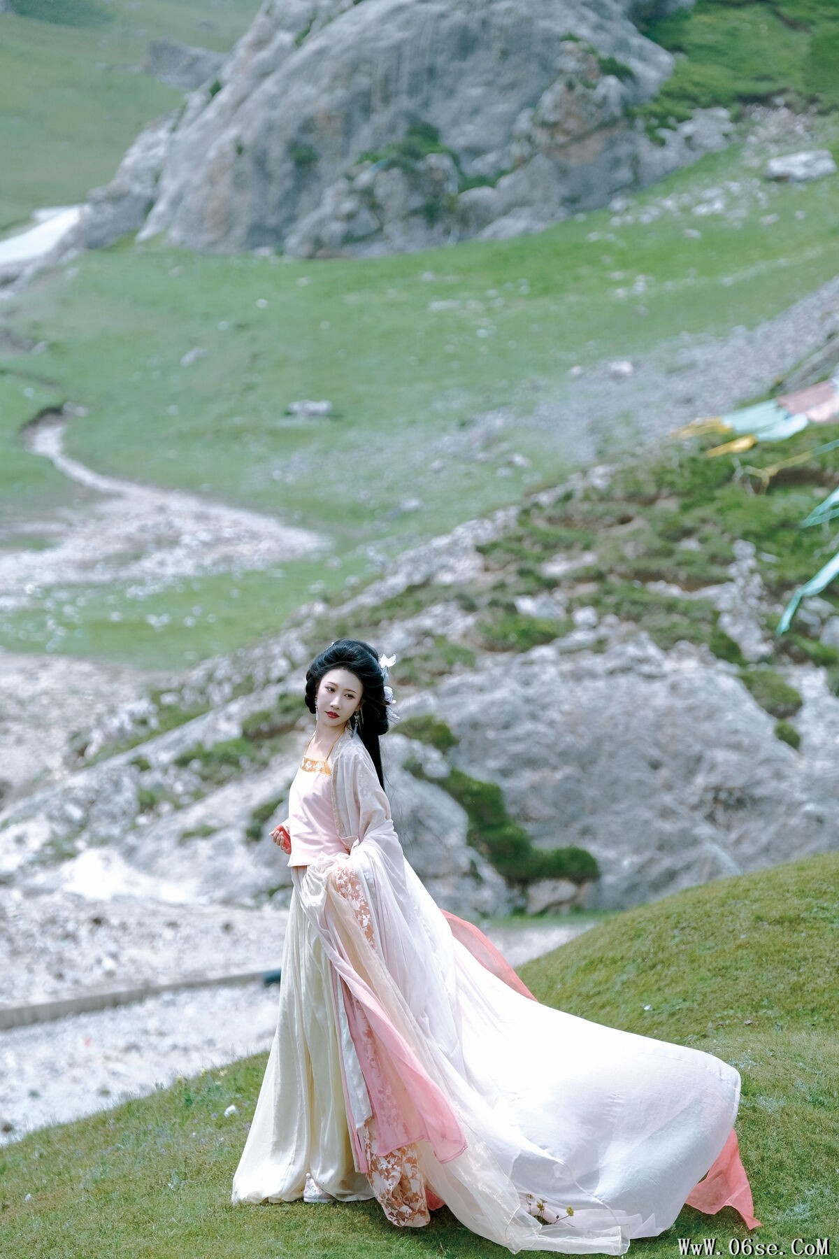 图片[18]-YiTuYu艺图语 Vol.7716 Xiao Bei Ke Qing Bu Yao Fang Qi[23P]-六色网