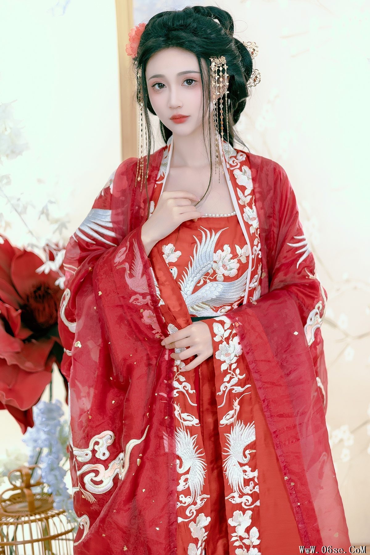 YiTuYu艺图语 Vol.5633 Qi Luo Sheng De Xiao Su Su[26P]-六色网