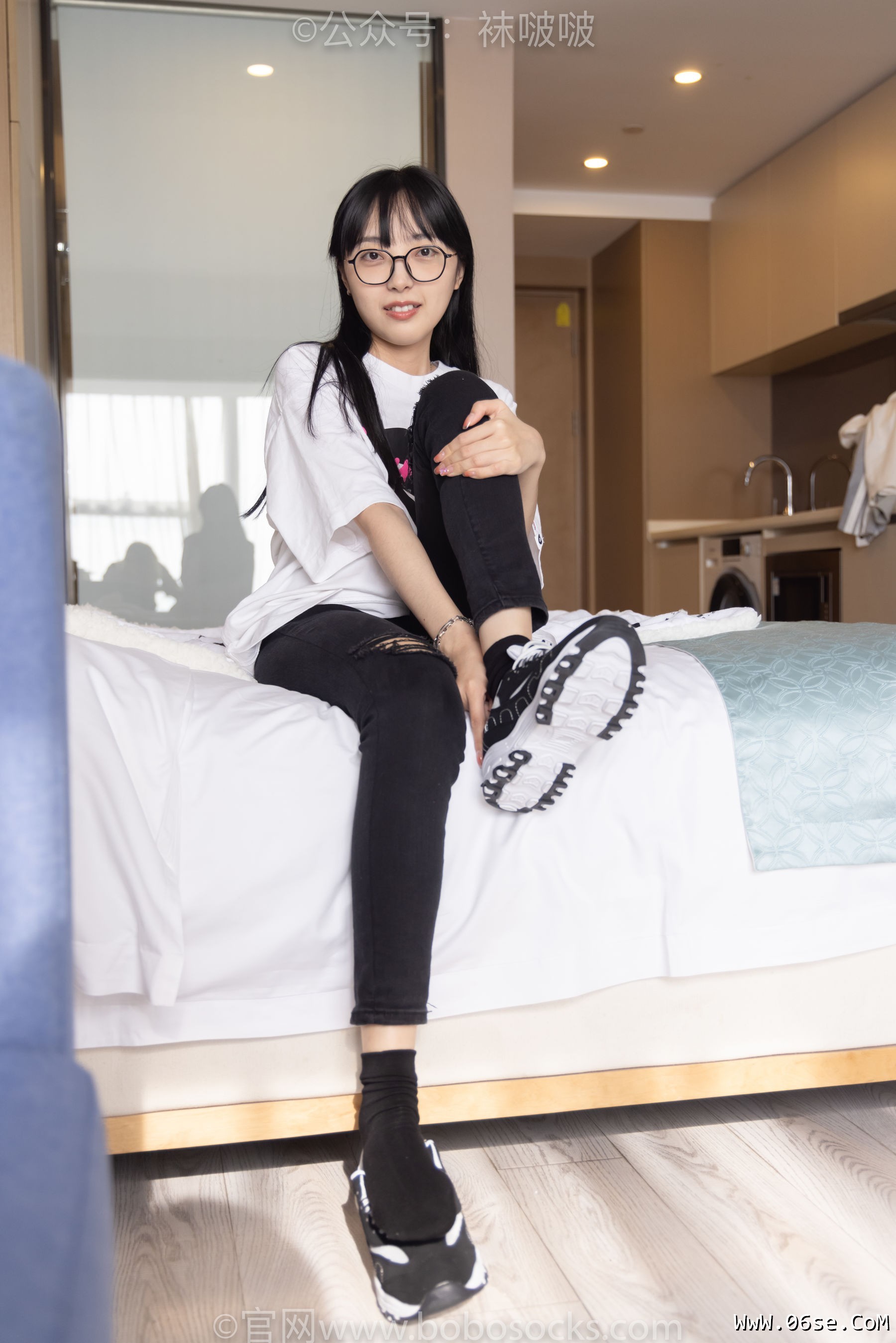 图片[99]-BoBoSocks袜啵啵 No.055 稚予-斯凯奇运动鞋、白棉袜、黑棉袜[139P]-六色网
