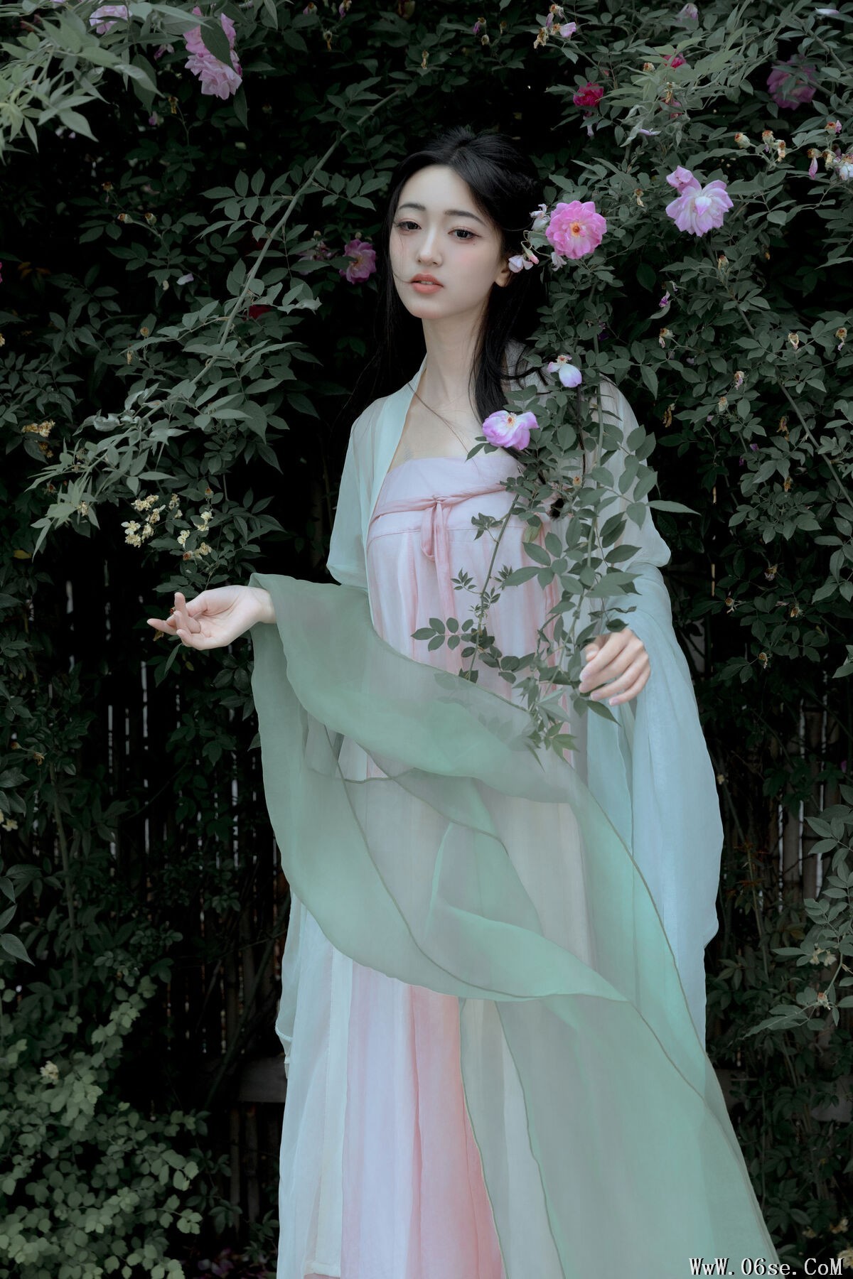 图片[18]-YiTuYu艺图语 Vol.6893 Leng Ku Wang Ye[25P]-六色网