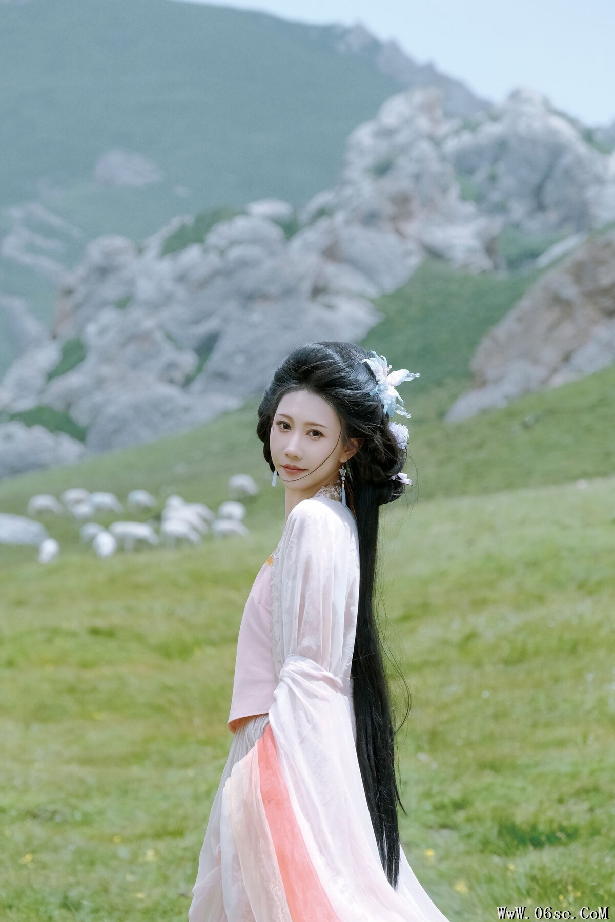 图片[13]-YiTuYu艺图语 Vol.7716 Xiao Bei Ke Qing Bu Yao Fang Qi[23P]-六色网