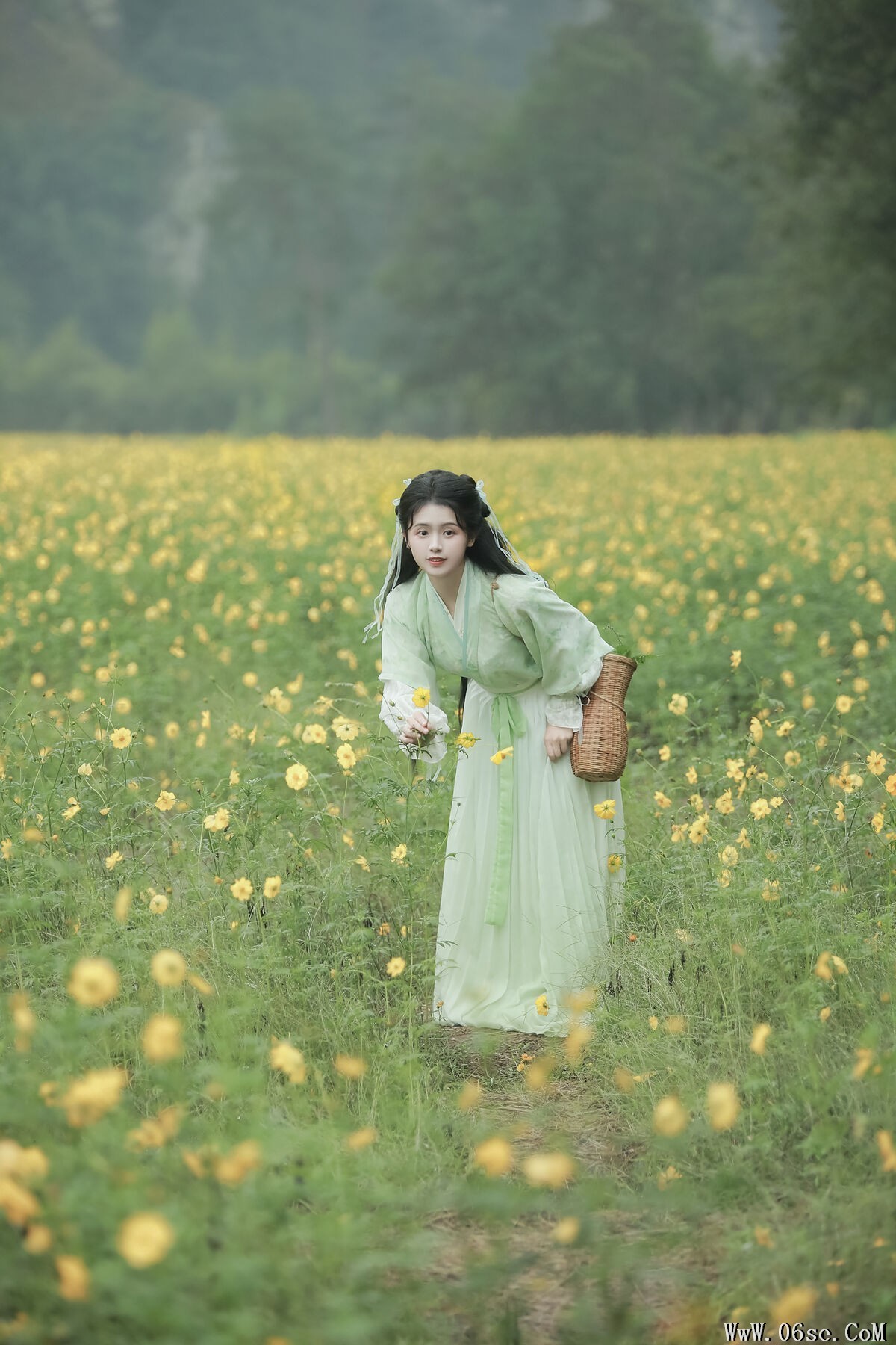图片[6]-YiTuYu艺图语 Vol.6889 Yi Mi Liang Gao[28P]-六色网