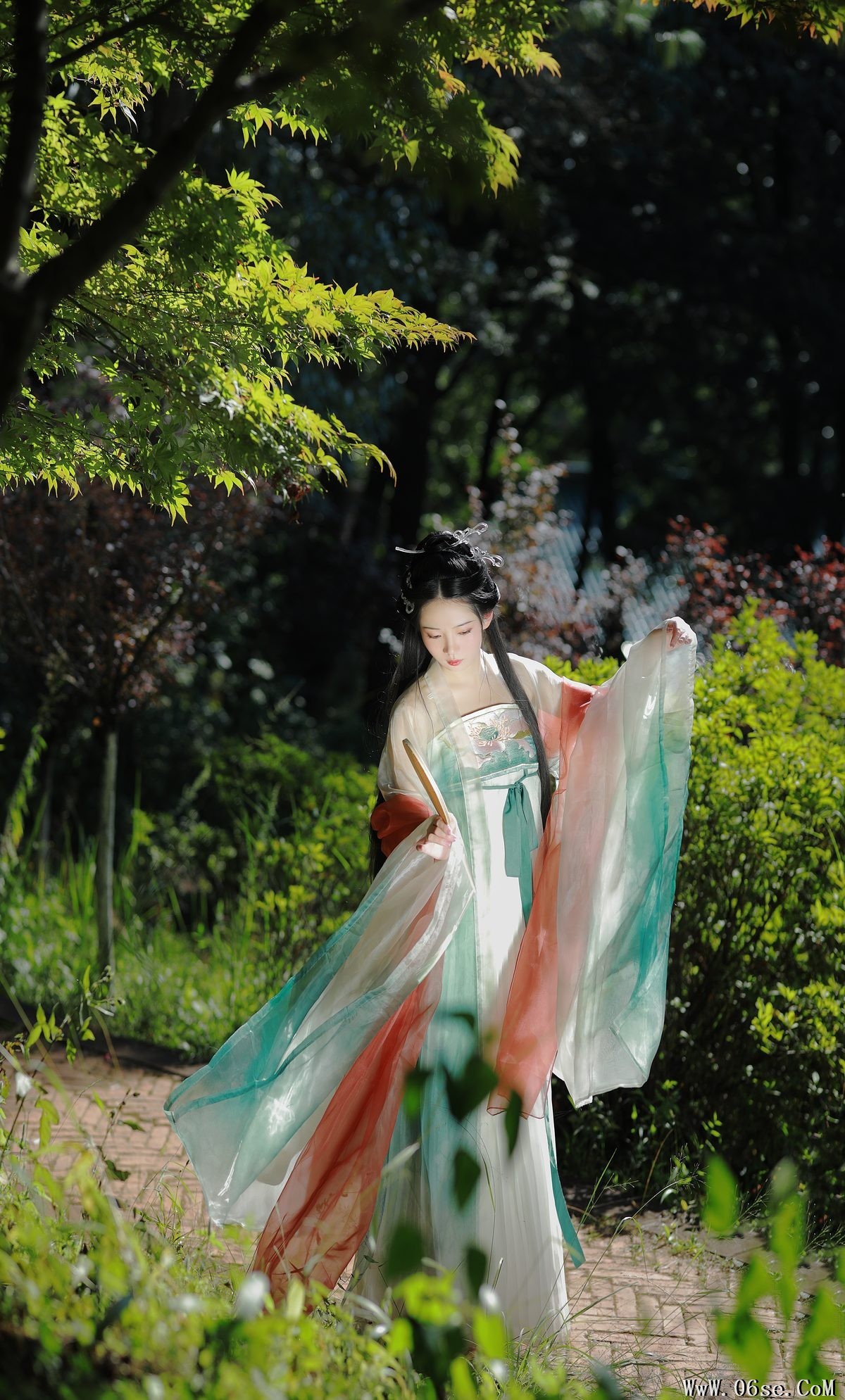 图片[11]-YiTuYu艺图语 Vol.3137 Luo Hua Ren Du Li[35P]-六色网