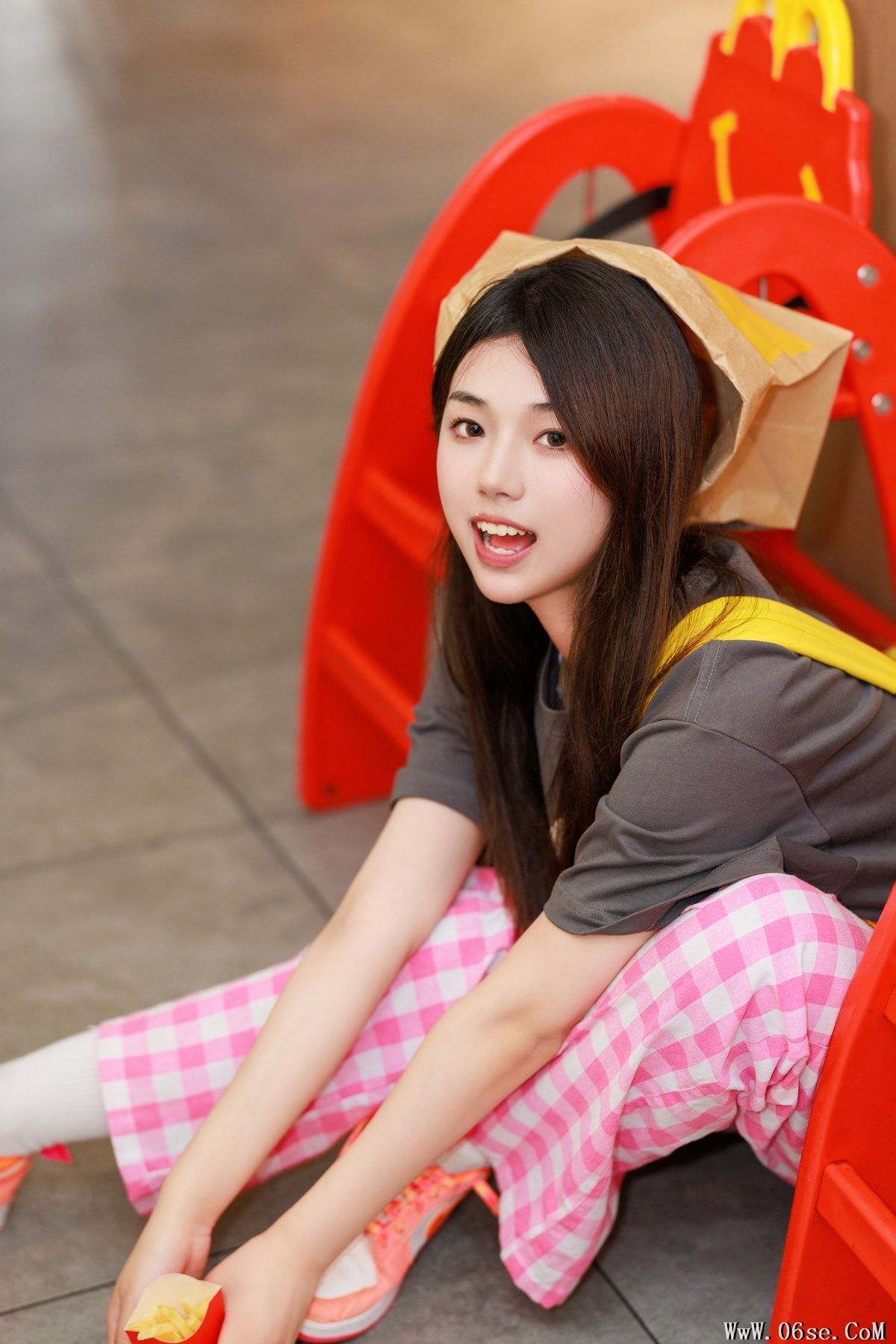 图片[13]-YiTuYu艺图语 Vol.5002 Pei Tong Xue[24P]-六色网