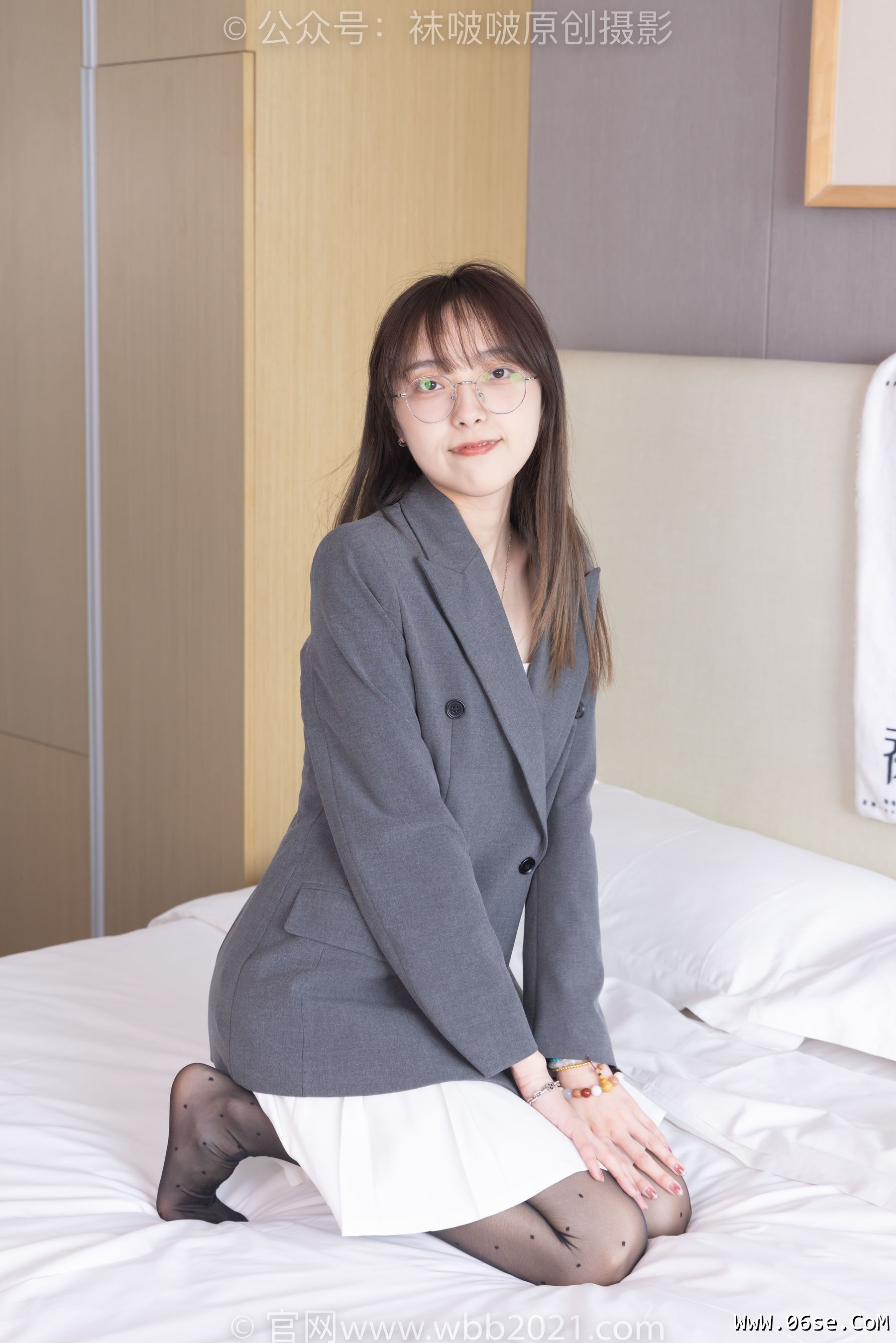 图片[122]-BoBoSocks袜啵啵 No.352 稚予 -短靴、波点黑丝[145P]-六色网