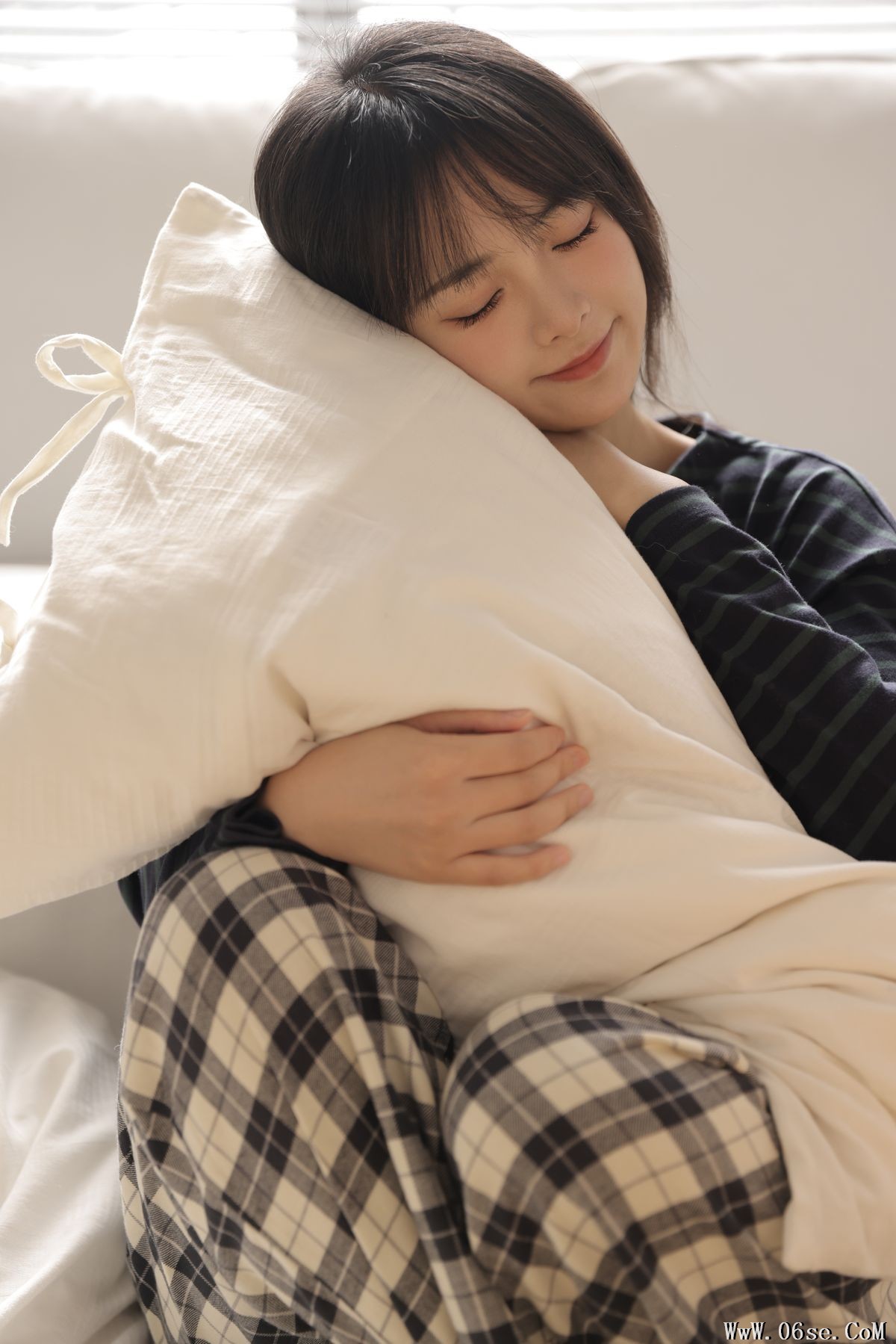 图片[23]-YiTuYu艺图语 Vol.3249 Li Li Zai W[31P]-六色网