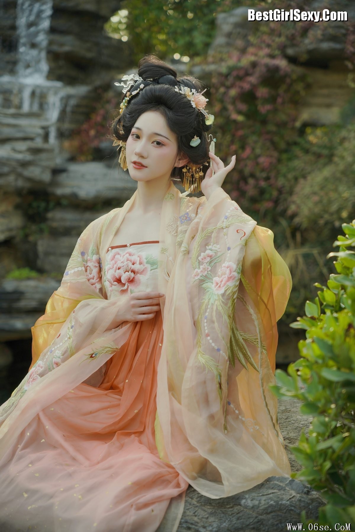 图片[22]-YiTuYu艺图语 Vol.3881 Qin Qin[27P]-六色网