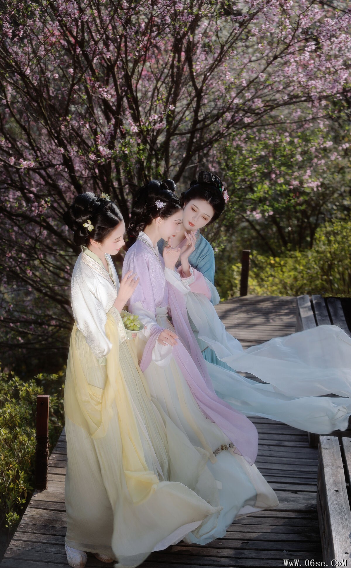 图片[23]-YiTuYu艺图语 Vol.7029 Yu Fang[25P]-六色网